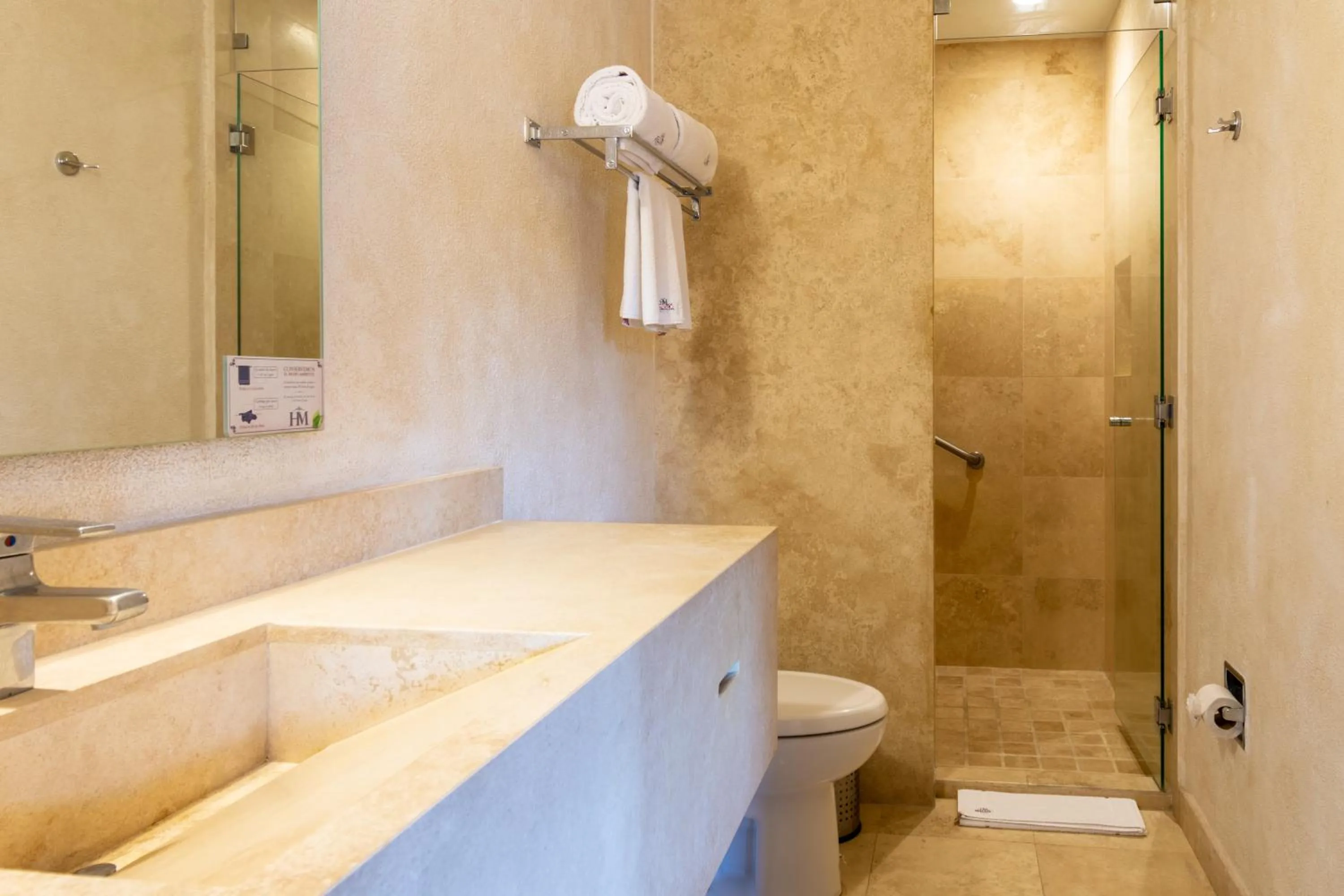 Shower in Hotel Madero