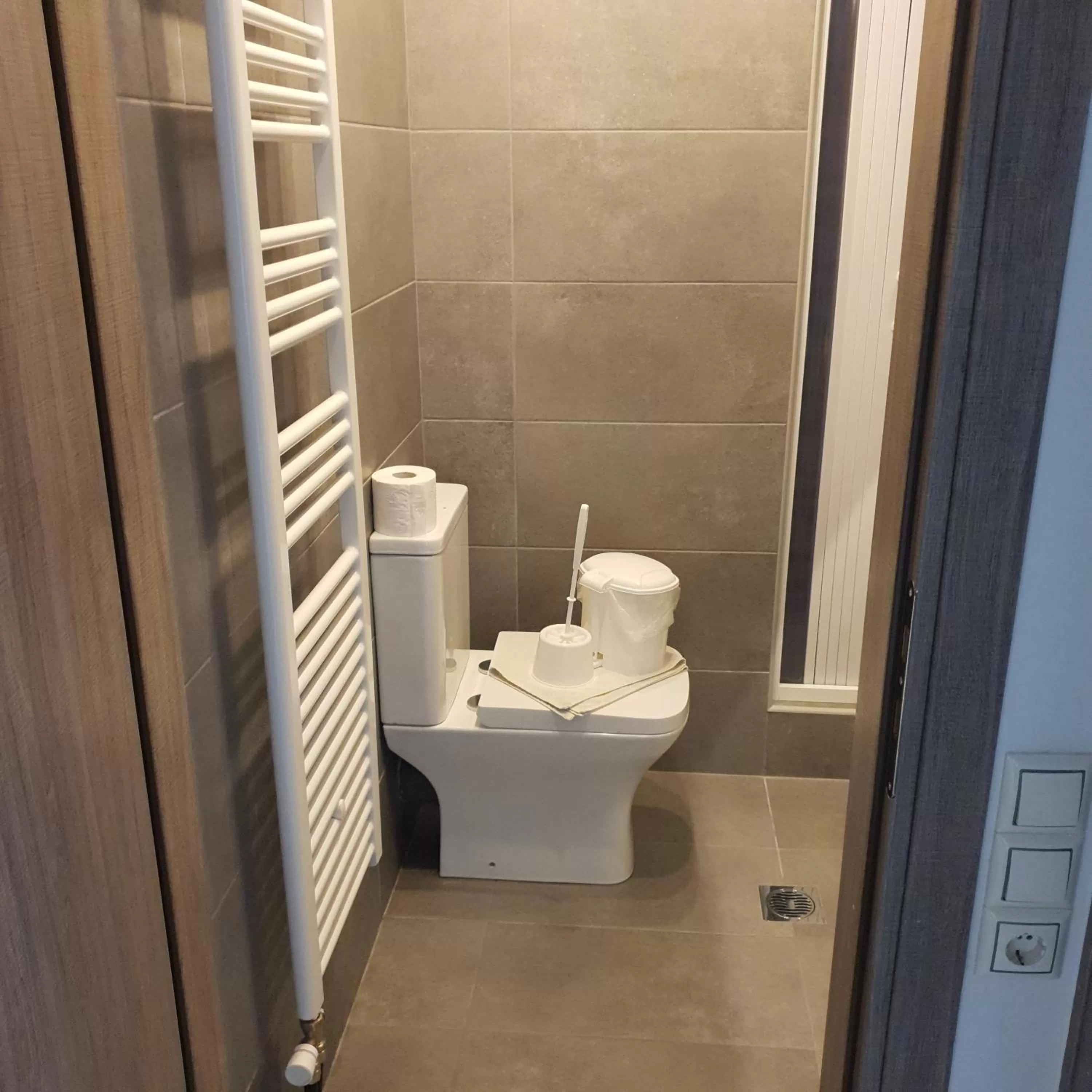 Shower in Alexia's Apartments