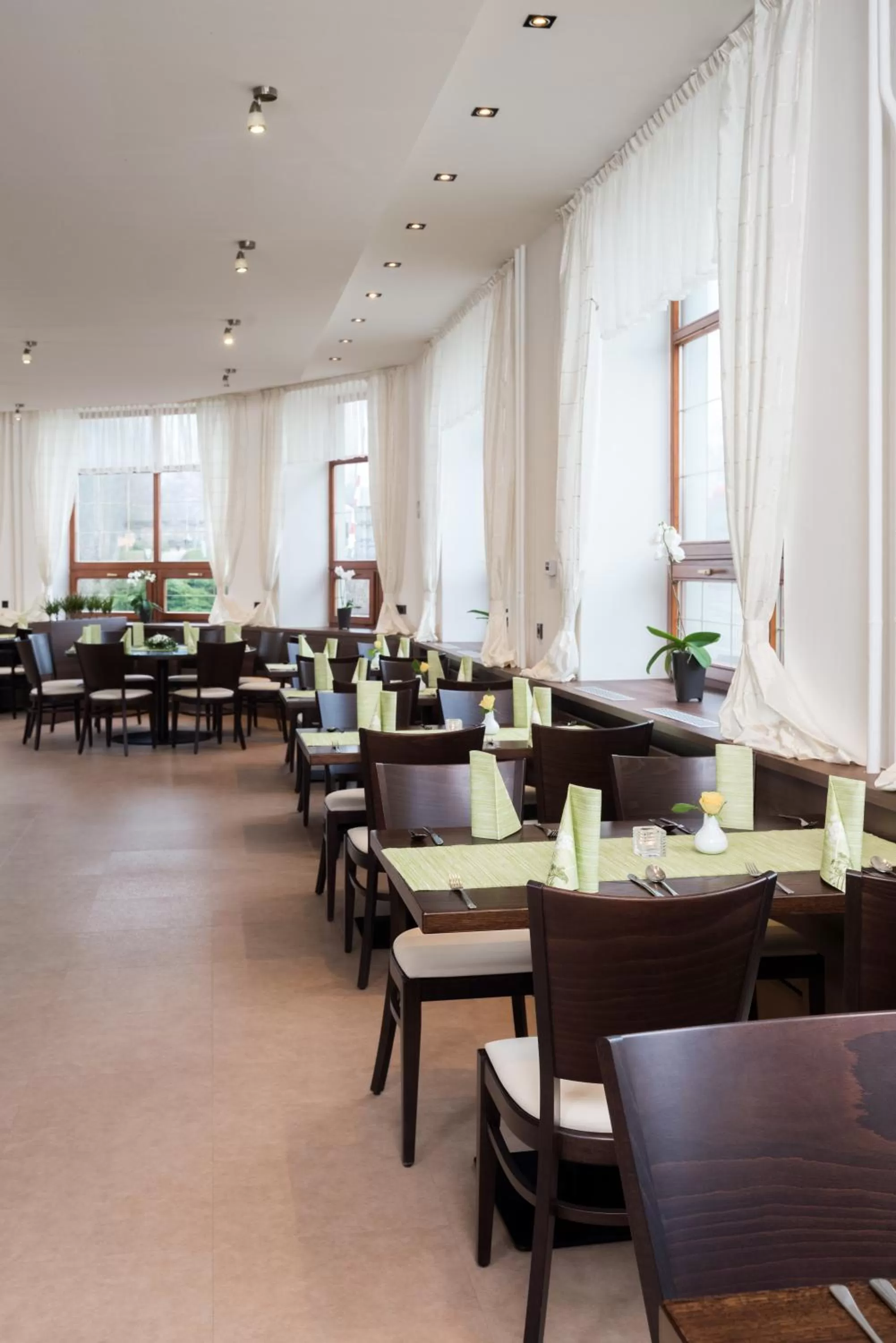 Restaurant/places to eat in Hotel Slavia