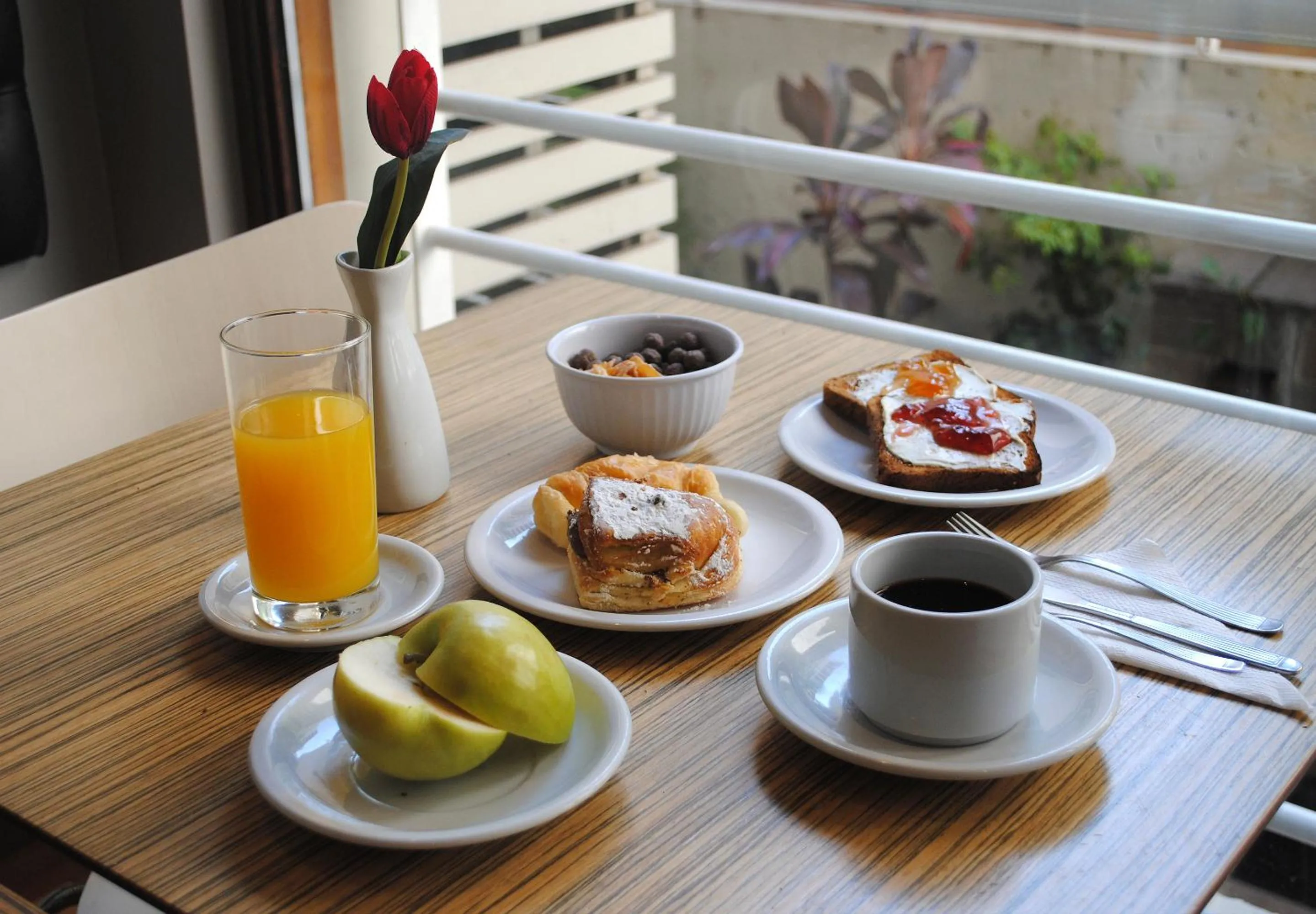 Food and drinks in Palermo Suites Buenos Aires Hotel & Apartments