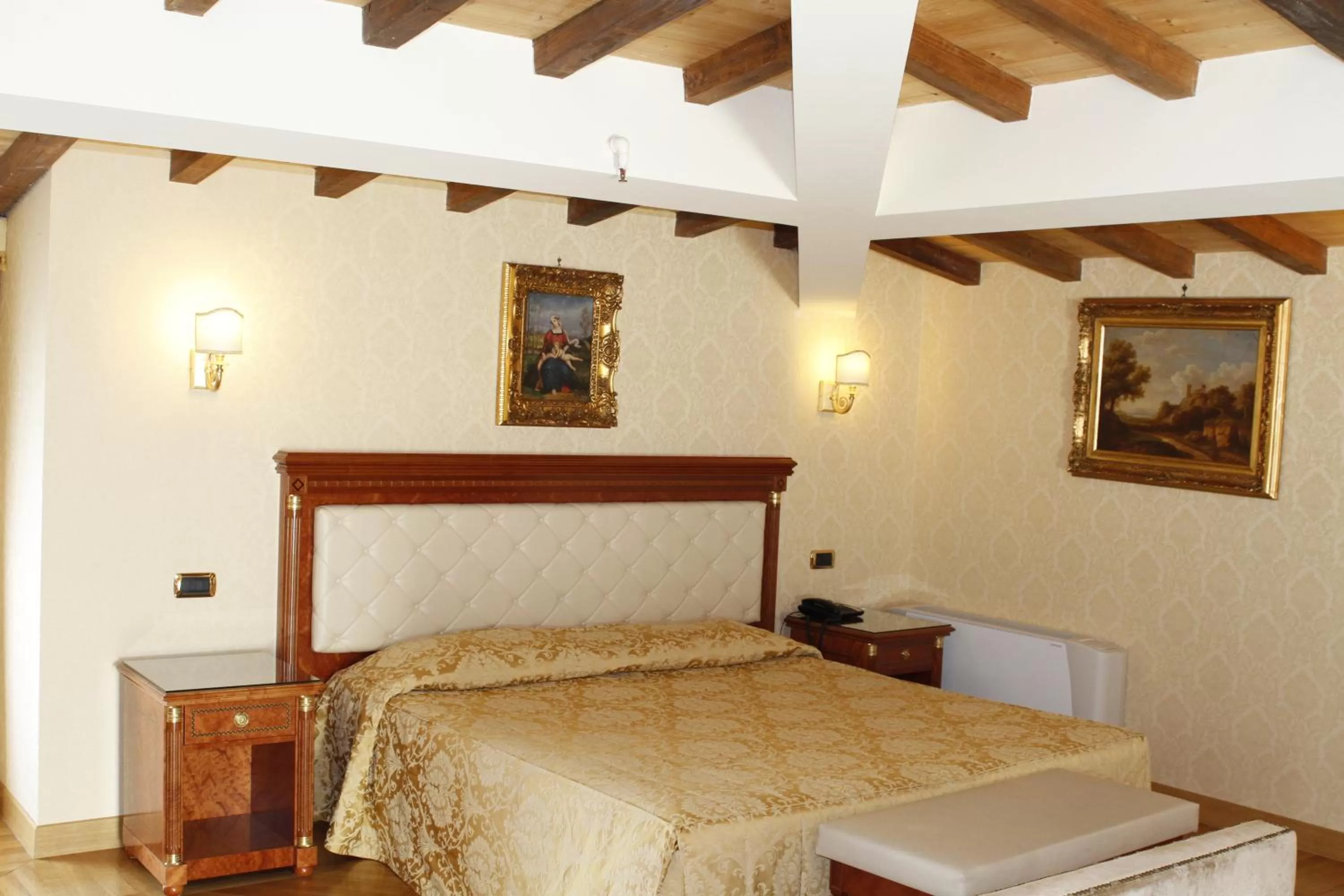 Bed in Hotel Villa Pinciana