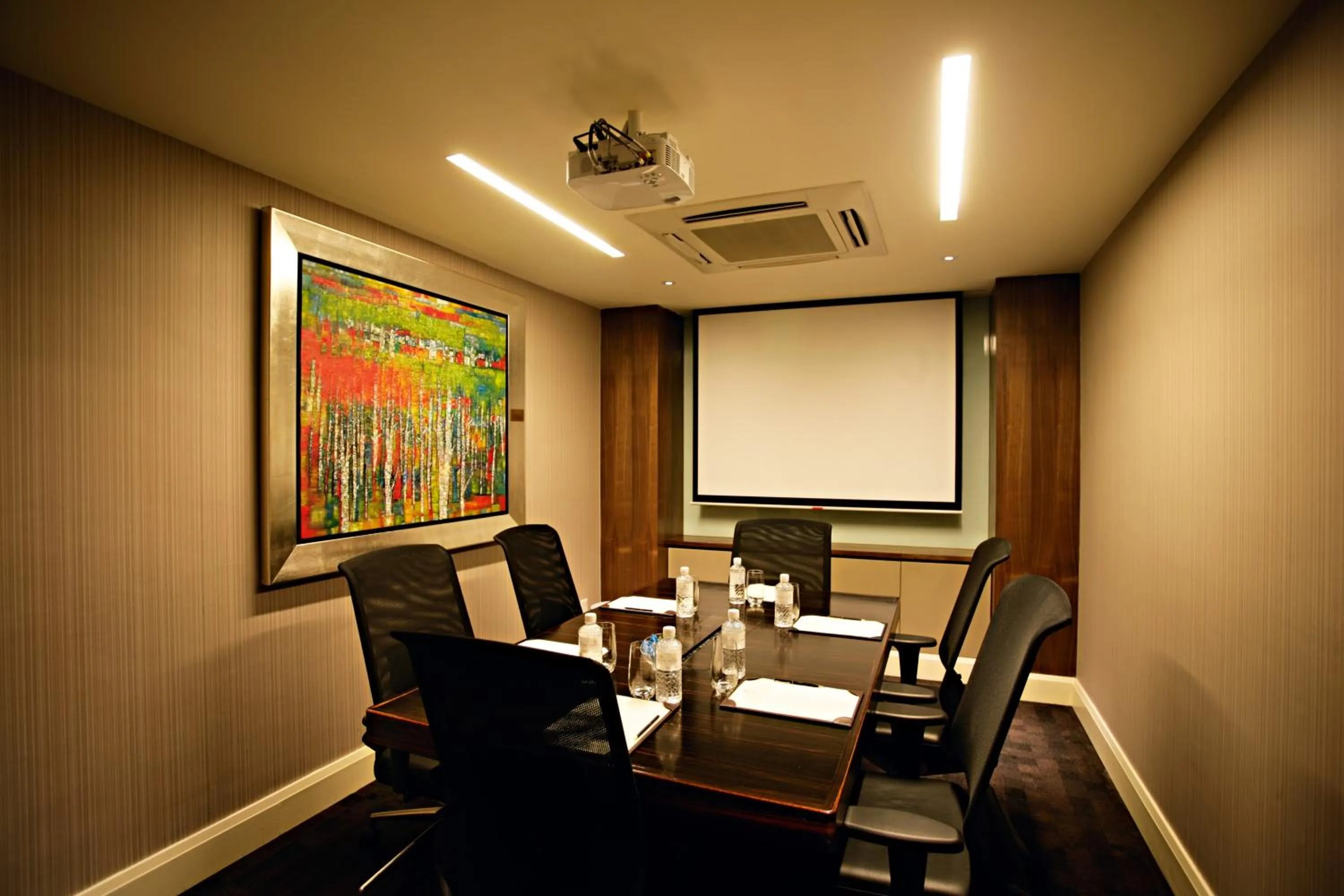 Meeting/conference room in Ascott Raffles Place Singapore