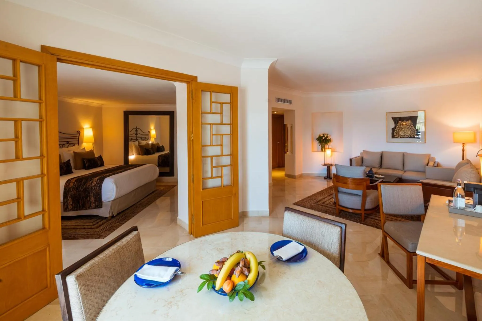 Property building, Bed in The Residence Tunis