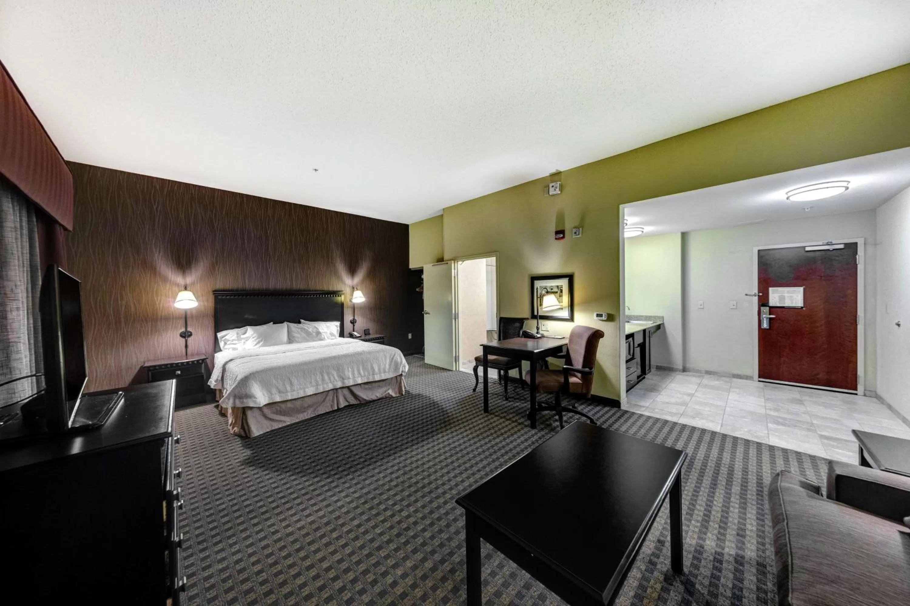 Bedroom, Bed in Hampton Inn & Suites Chadds Ford