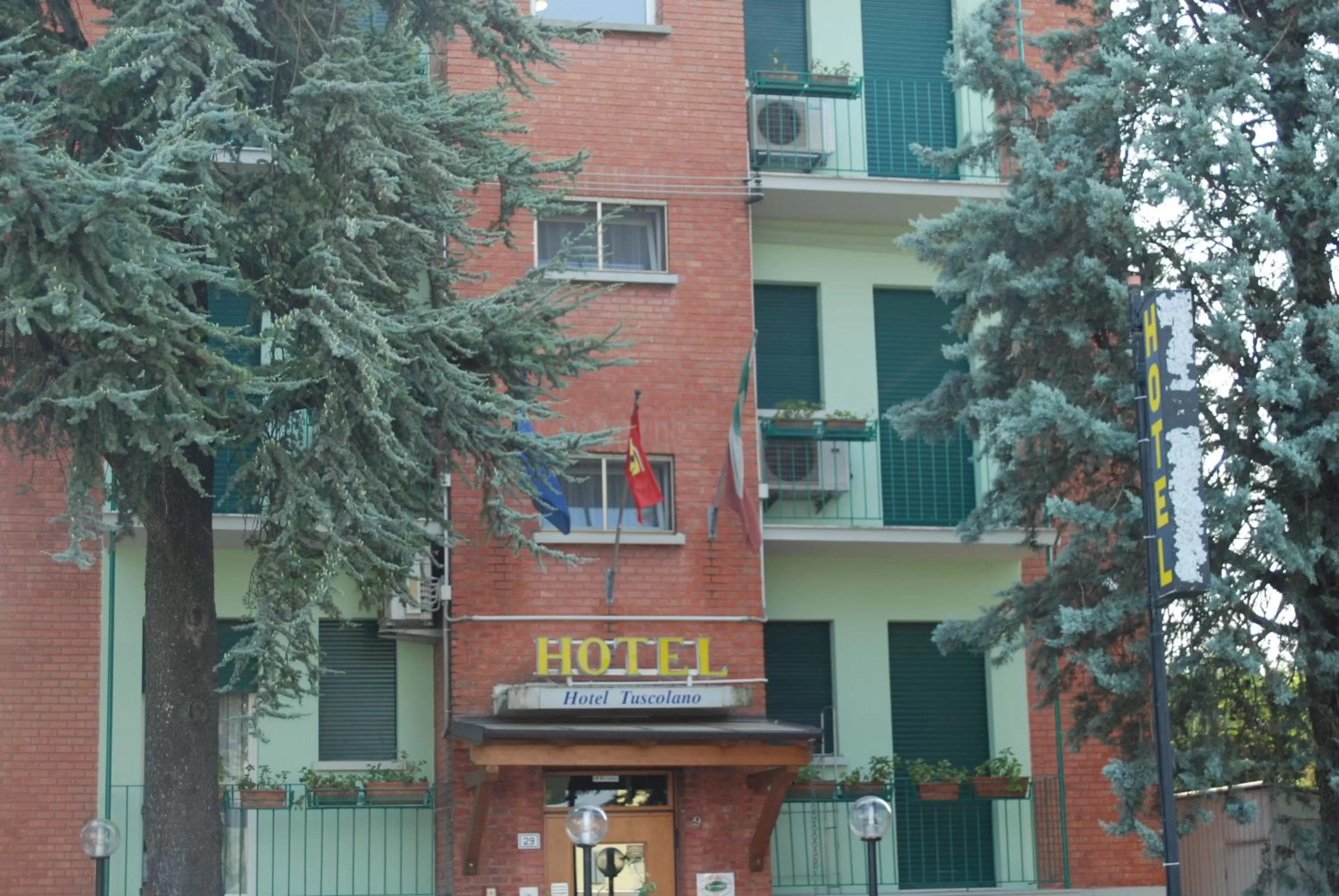 Property building in Hotel Tuscolano