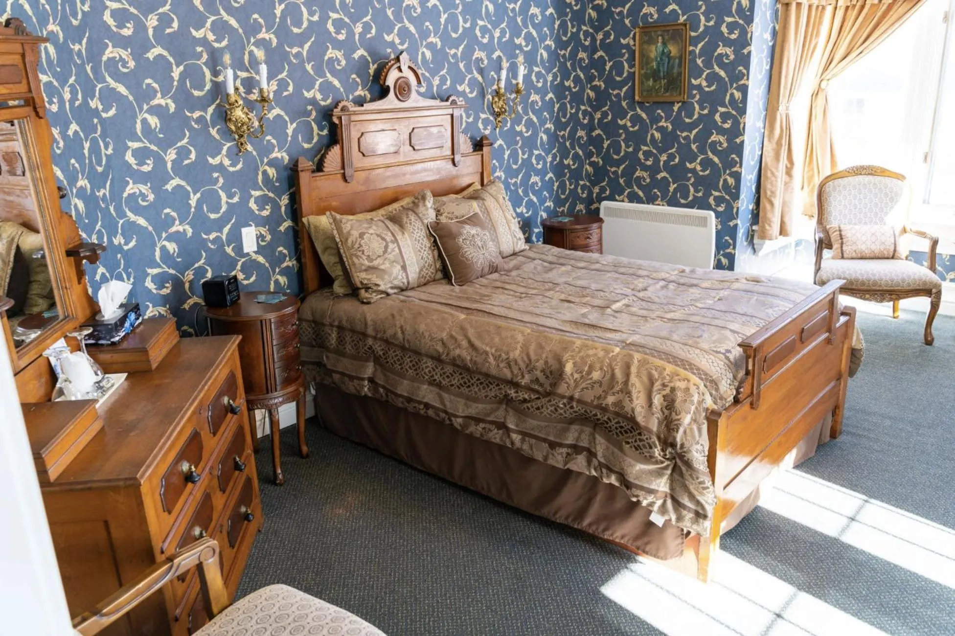 Bed in The Maple Inn