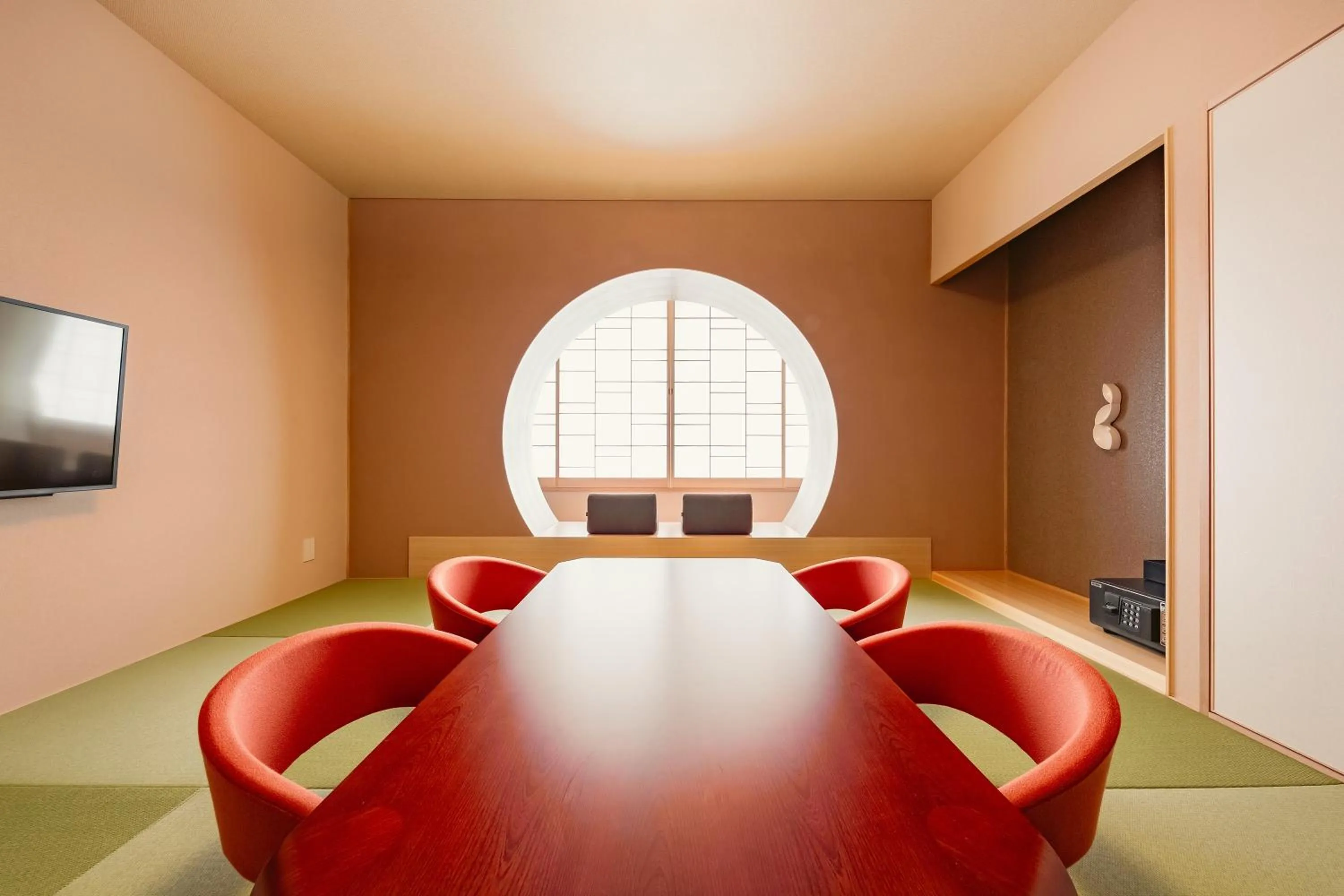 Photo of the whole room in Arima Kirari