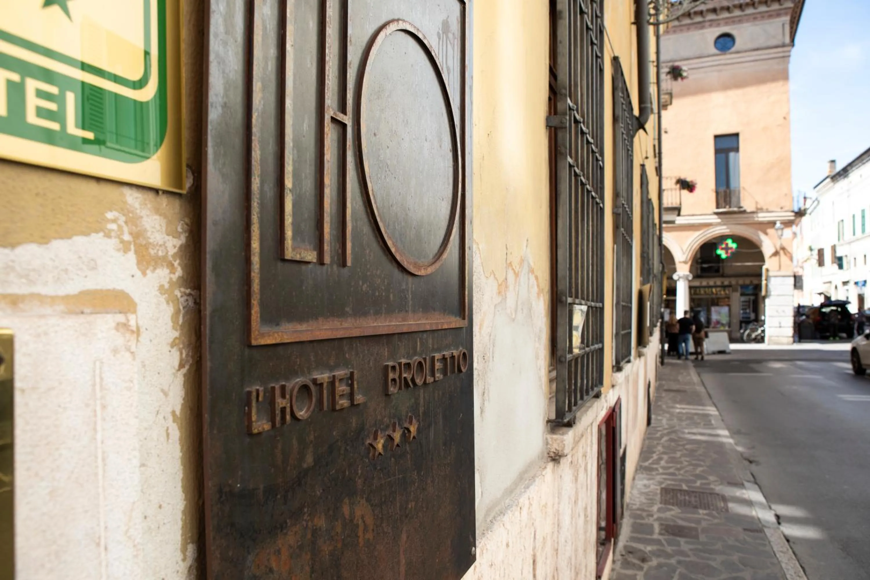 Property building in Hotel Broletto - Centro Storico