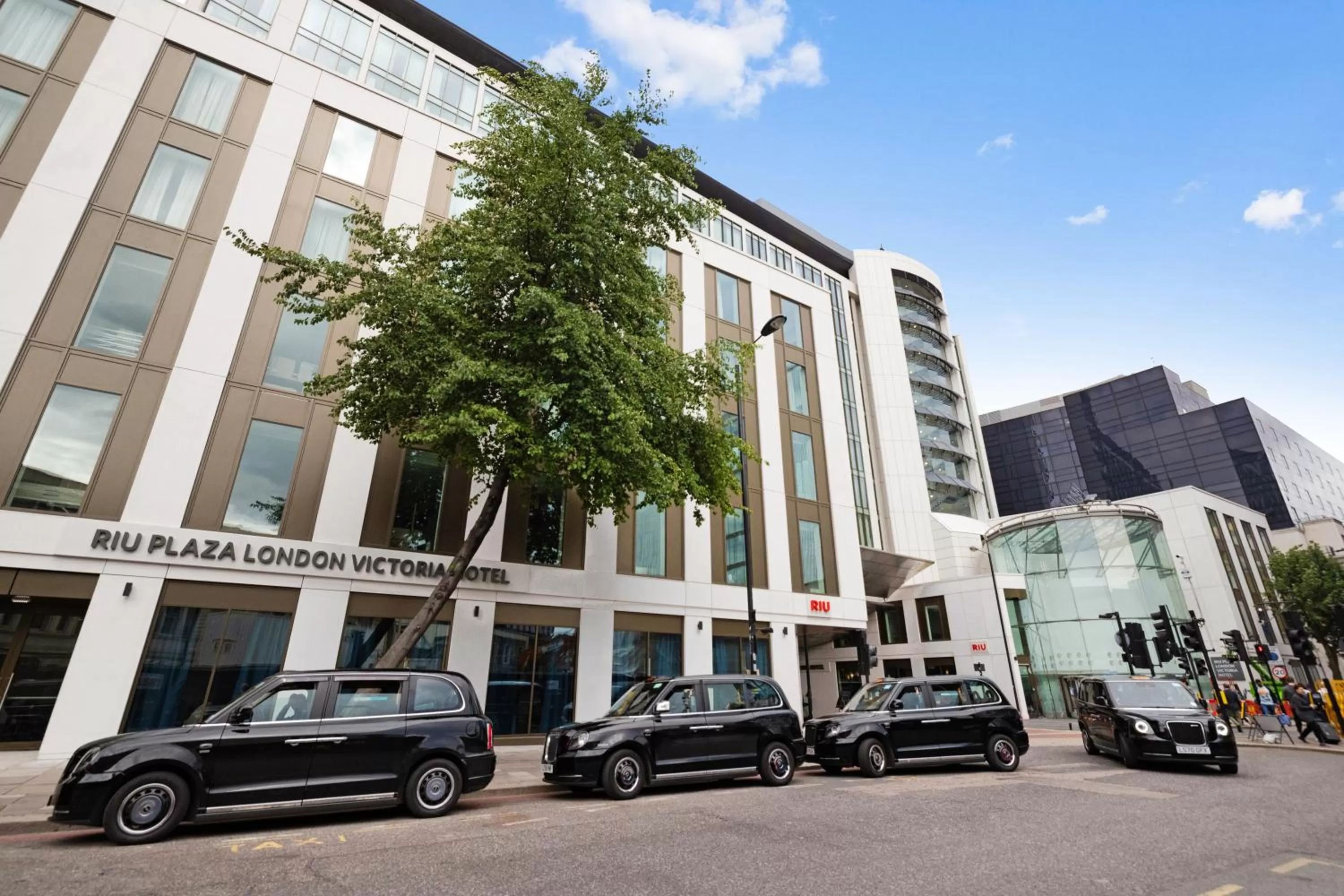 Facade/entrance in Riu Plaza London Victoria
