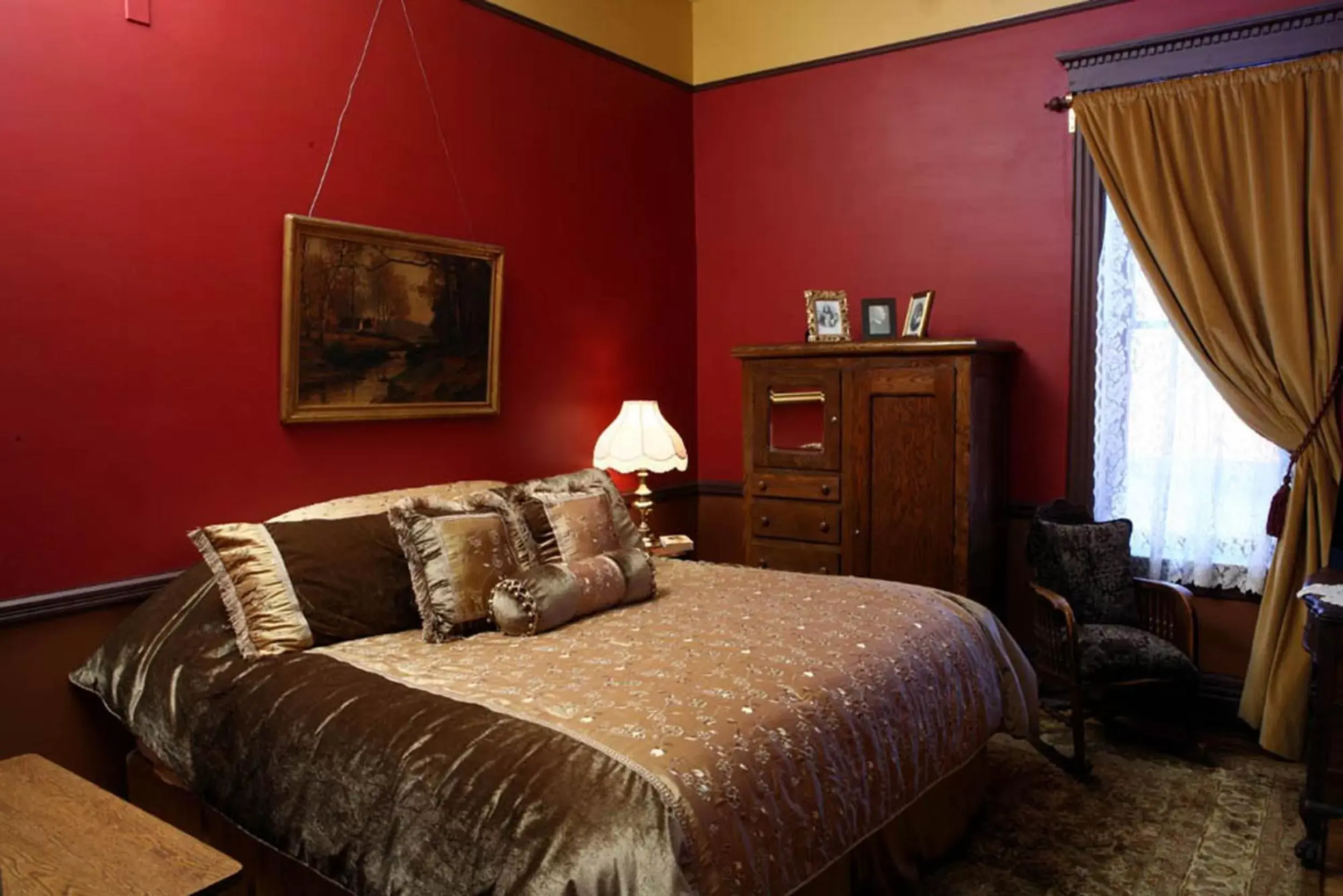 Standard King Room in Martin & Mason Hotel Standard King Room in Martin & Mason Hotel