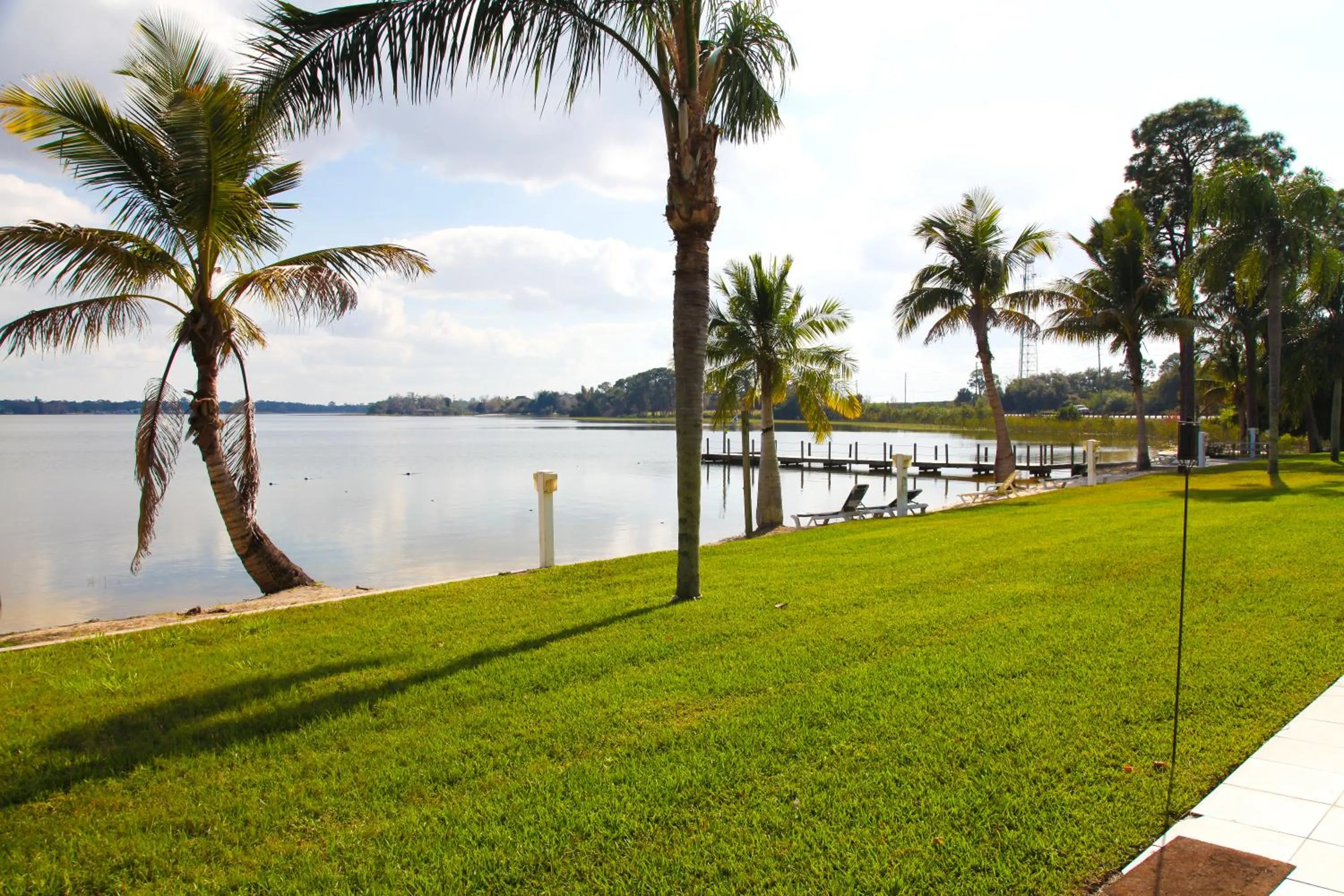 Beach in Lake Grassy Inn & Suites