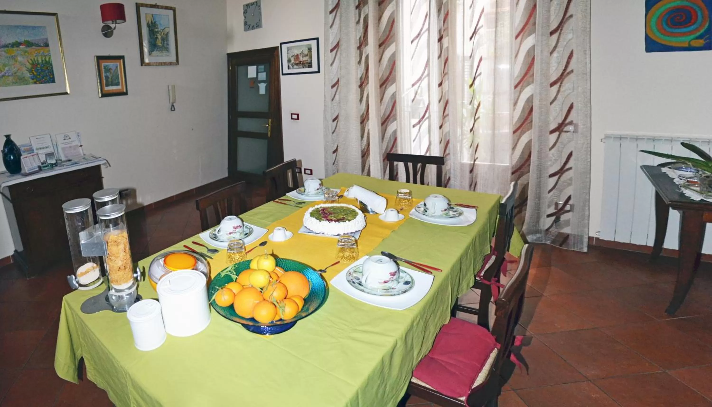 Italian breakfast in B&B Casa Degli Artisti