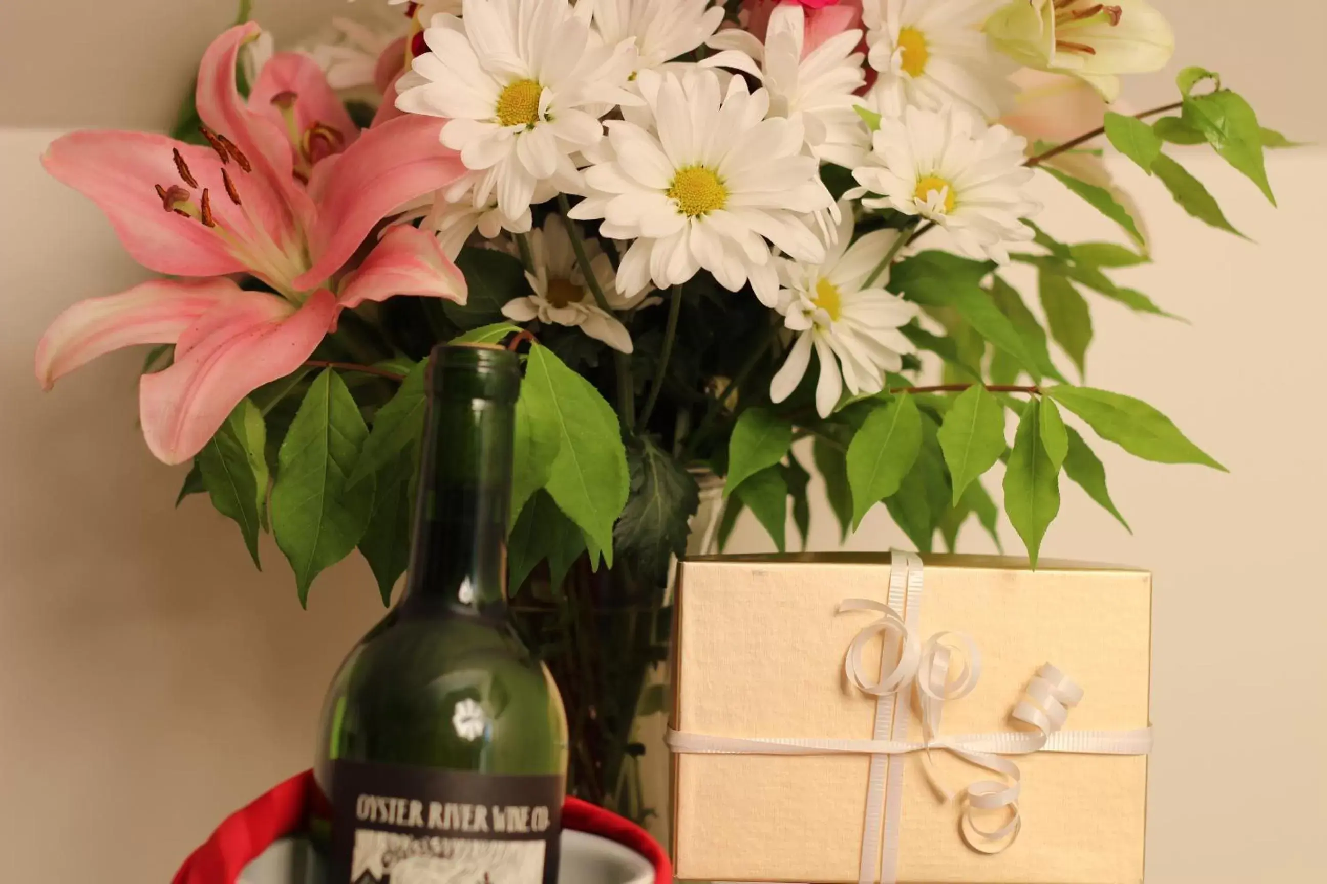 Queen Room - Danvers Room in Kendall Tavern Inn Bed and Breakfast Queen Room - Danvers Room in Kendall Tavern Inn Bed and Breakfast