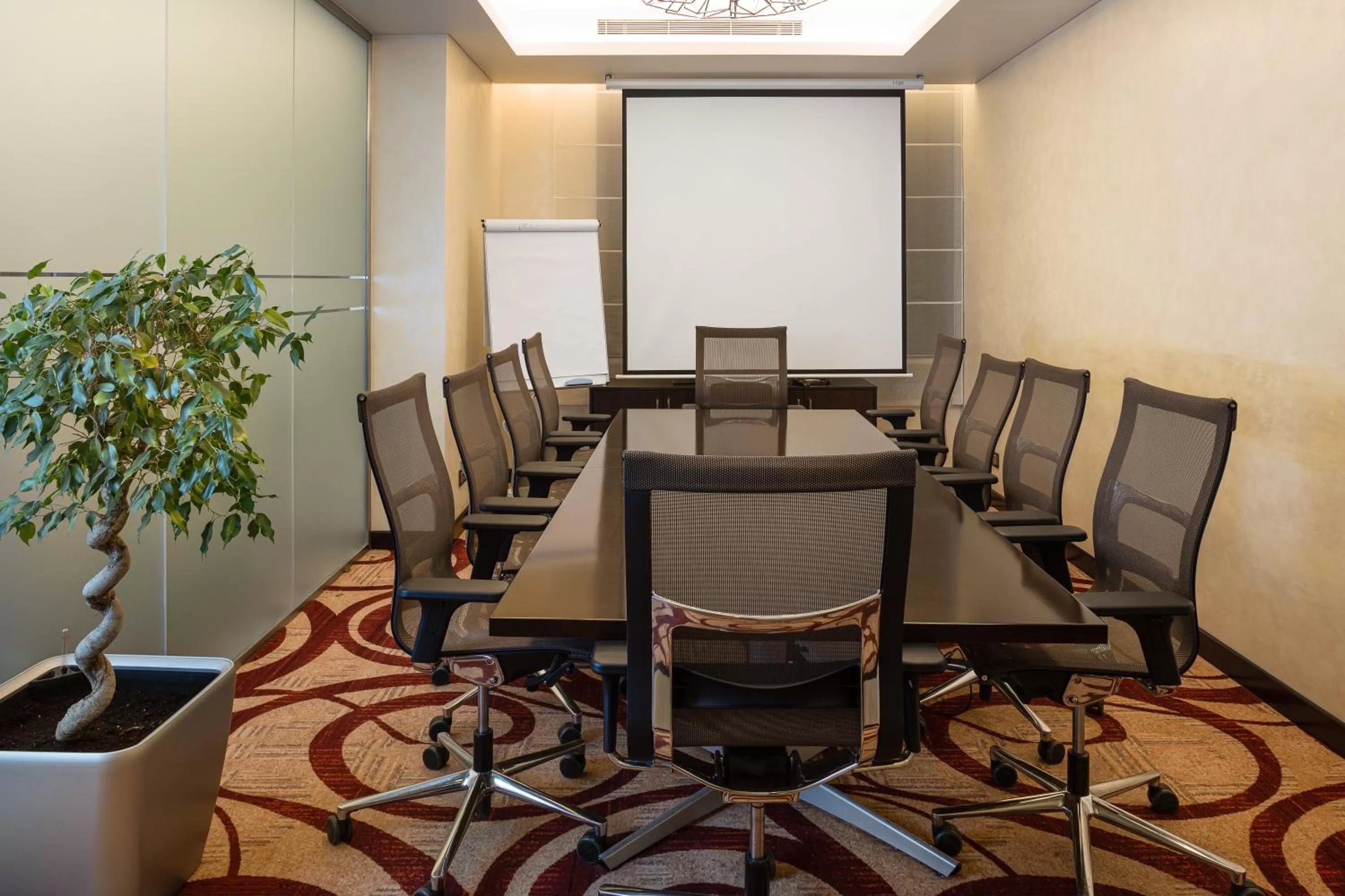 Meeting/conference room in Crowne Plaza Riyadh - RDC Hotel & Convention by IHG