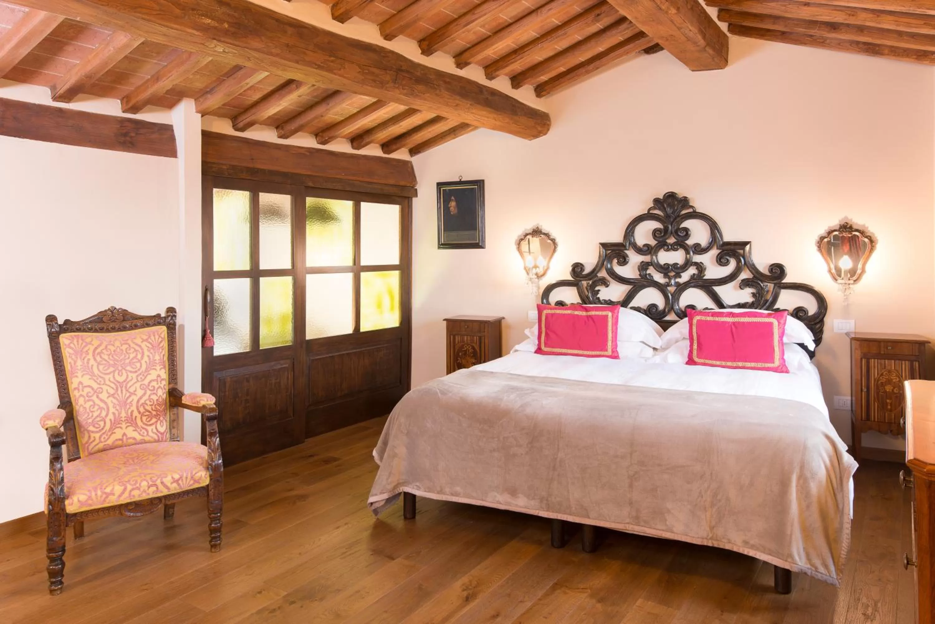 Photo of the whole room, Bed in Palazzo Pacini