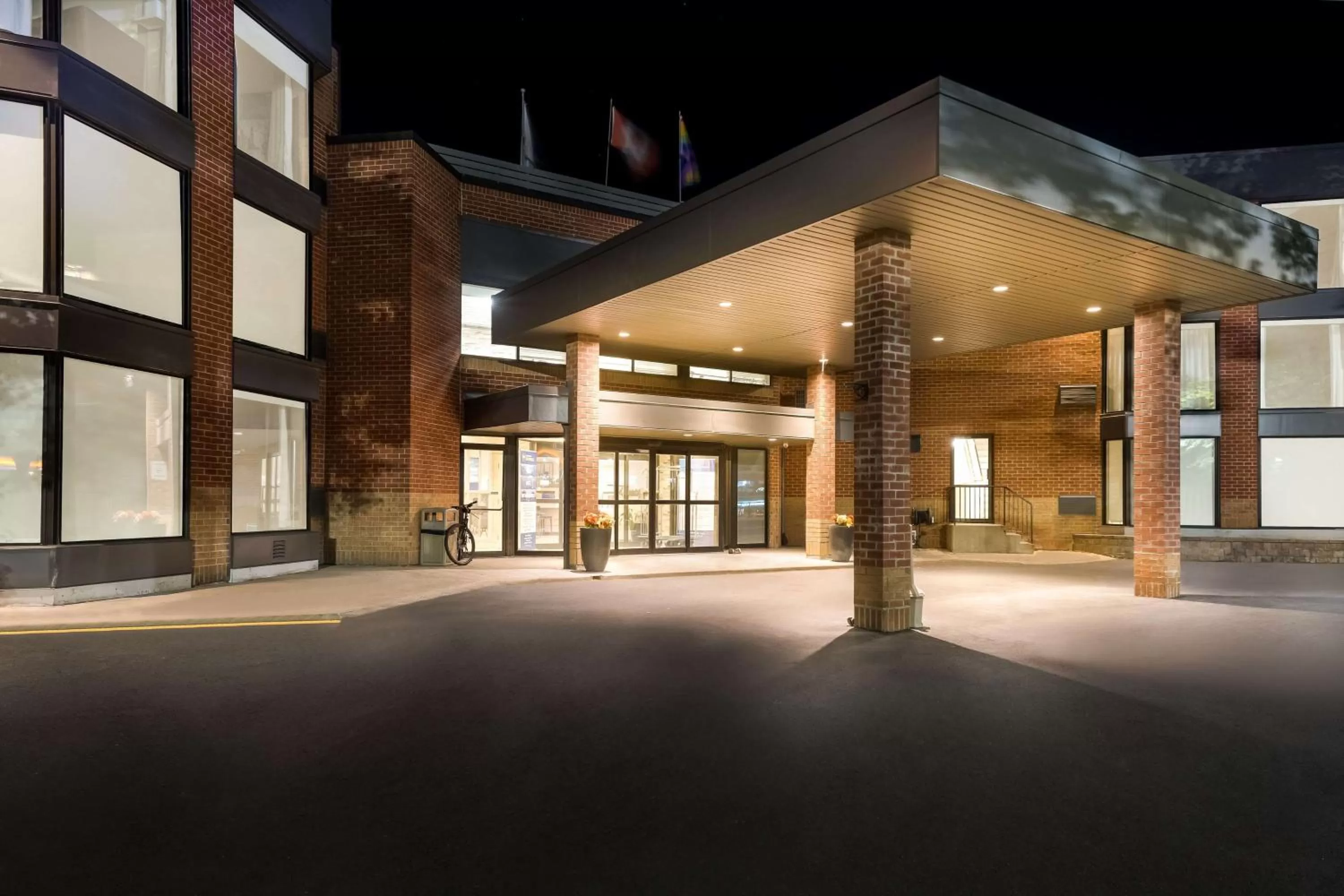 Property building in Best Western Belleville