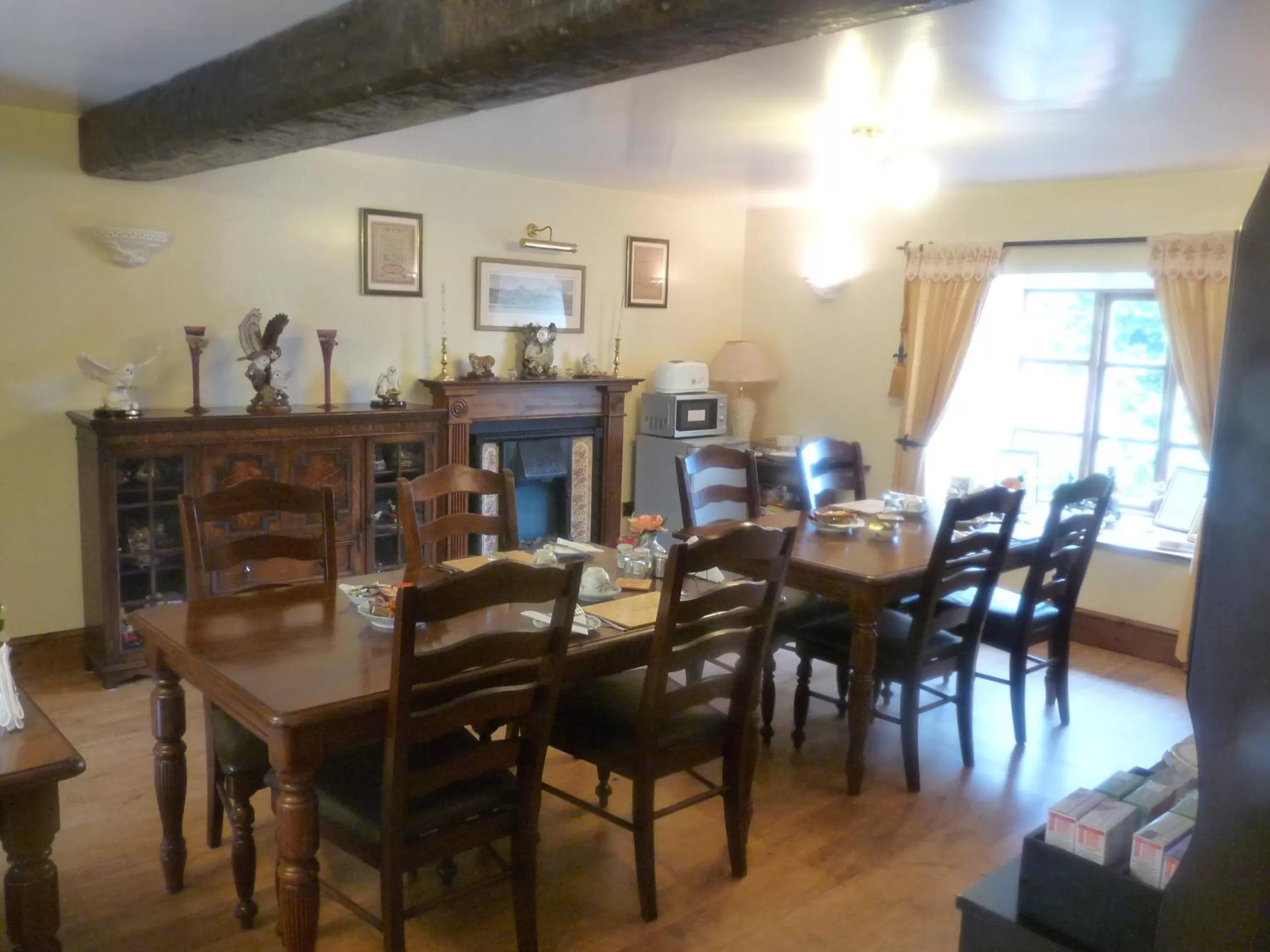Dining area in Oakenholt Farm Bed and Breakfast