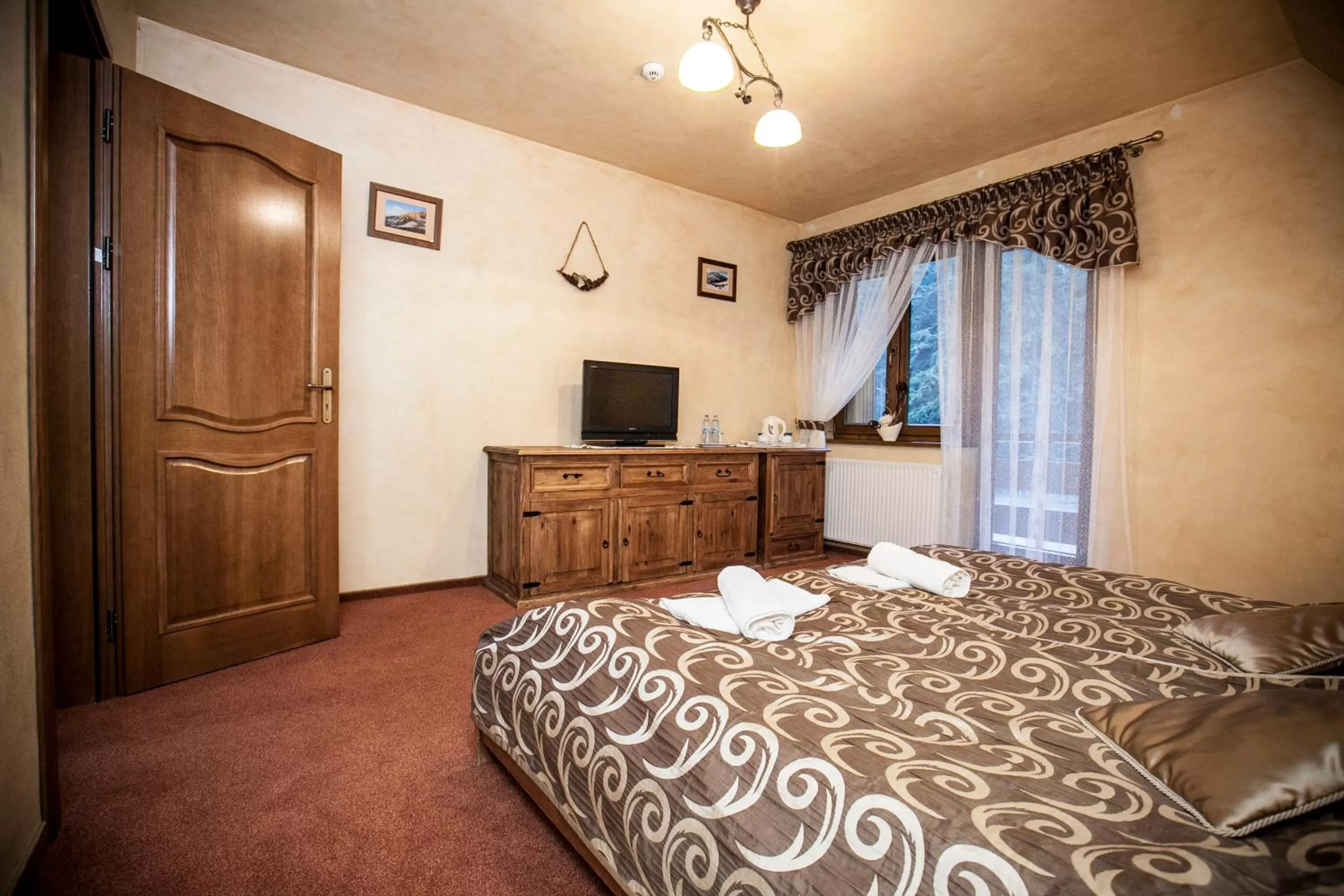 Photo of the whole room, Bed in Hotel Dwór Karolówka