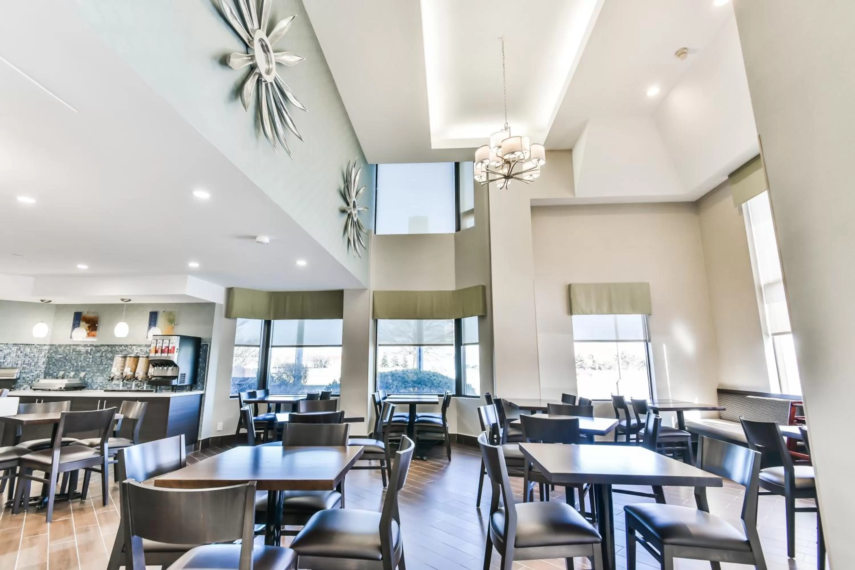 Food and drinks in Best Western Plus Cambridge Hotel