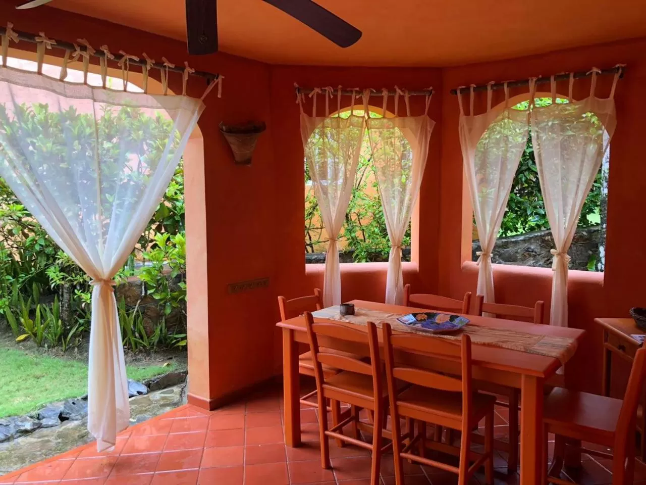 Dining Area in Hotel - Residencial Madrugada
