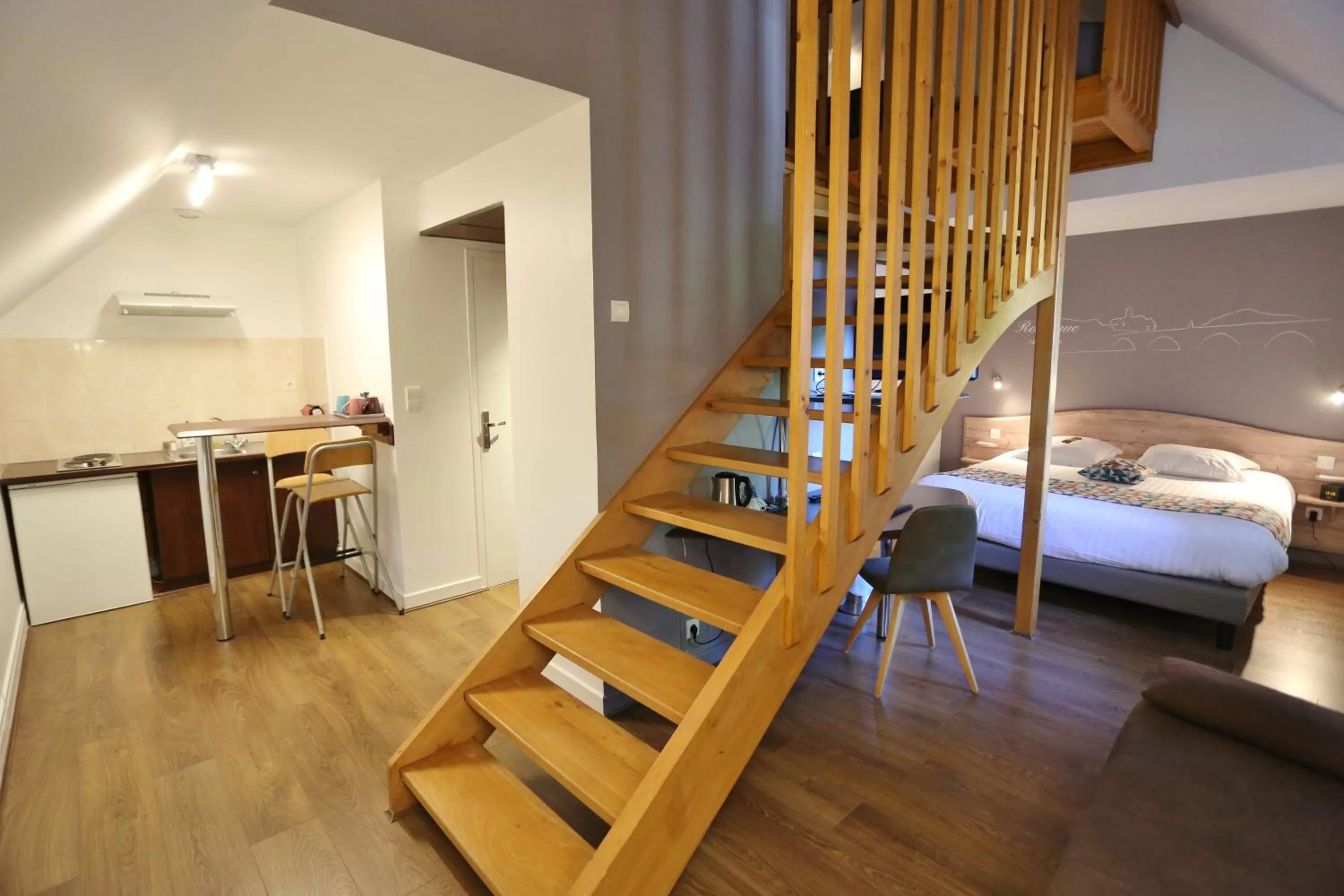 Dining area, Bed in Best Western Le Pont d'Or