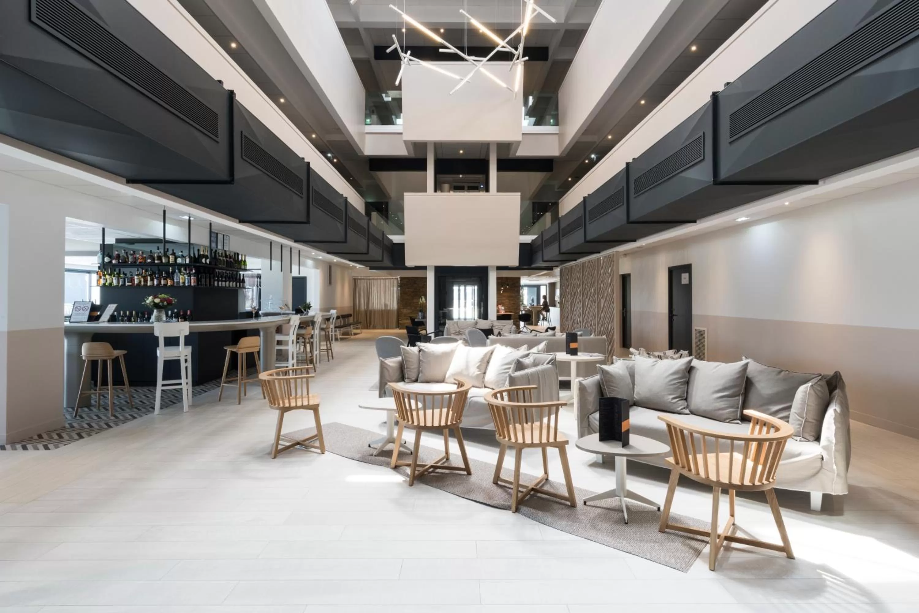 Lobby or reception in Mercure Hotel & Spa Bastia Biguglia