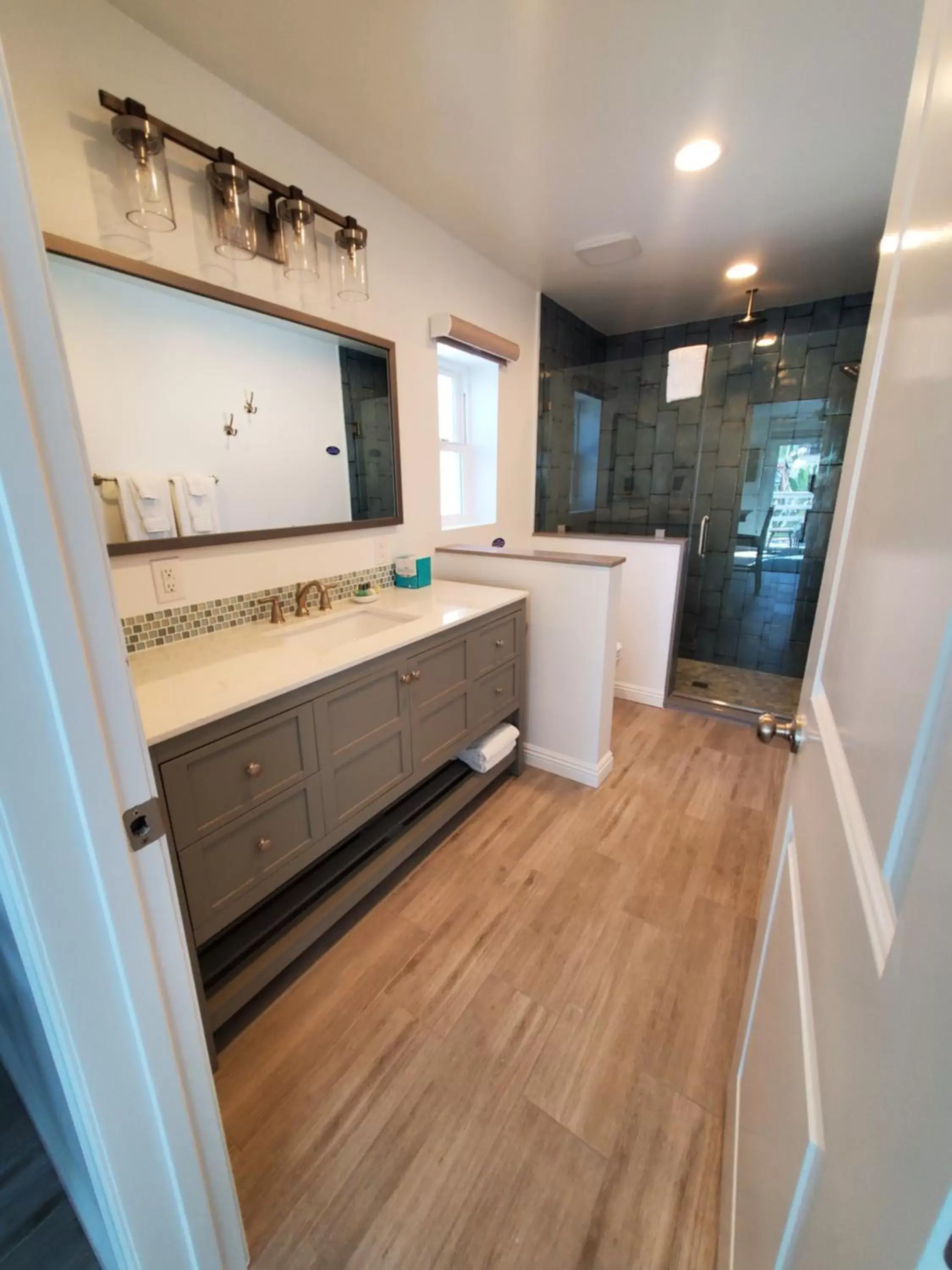 Limited Ocean View Suite in Sea Horse Resort Limited Ocean View Suite in Sea Horse Resort