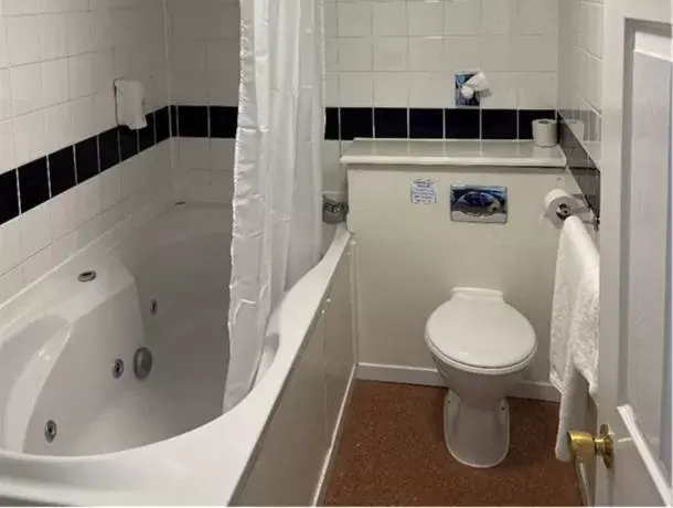 Standard Twin Room No Window in The Grand Scarborough Standard Twin Room No Window in The Grand Scarborough