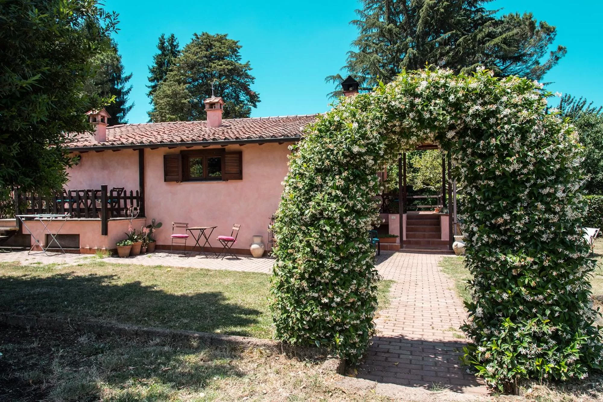 Facade/entrance in Olive Tree Hill