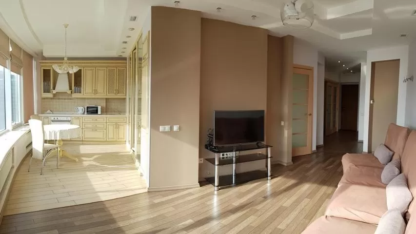 TV/Entertainment Center in Most City Apart-Hotel