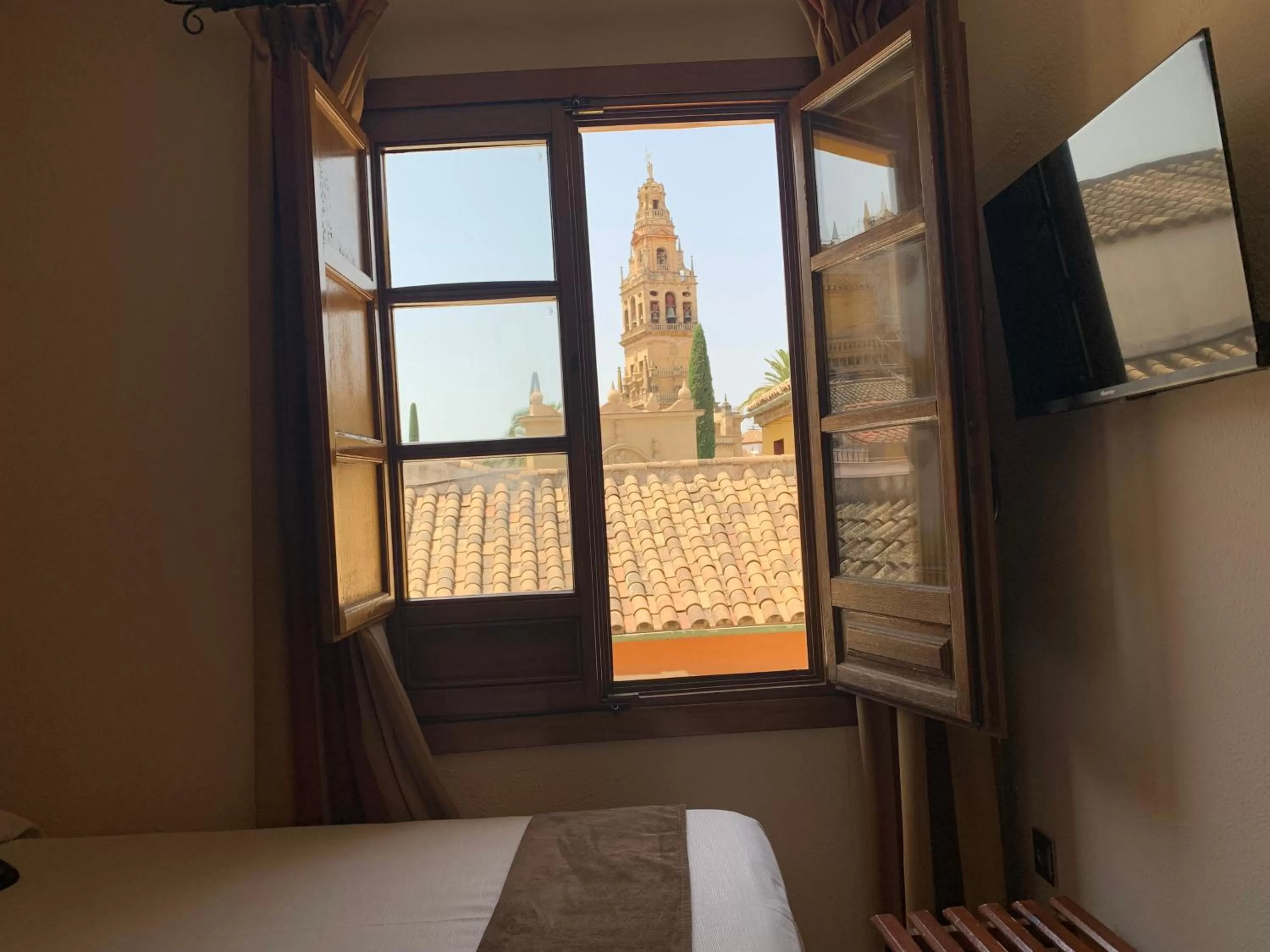 Bedroom, Bed in Hotel Casa Museo de la Mezquita