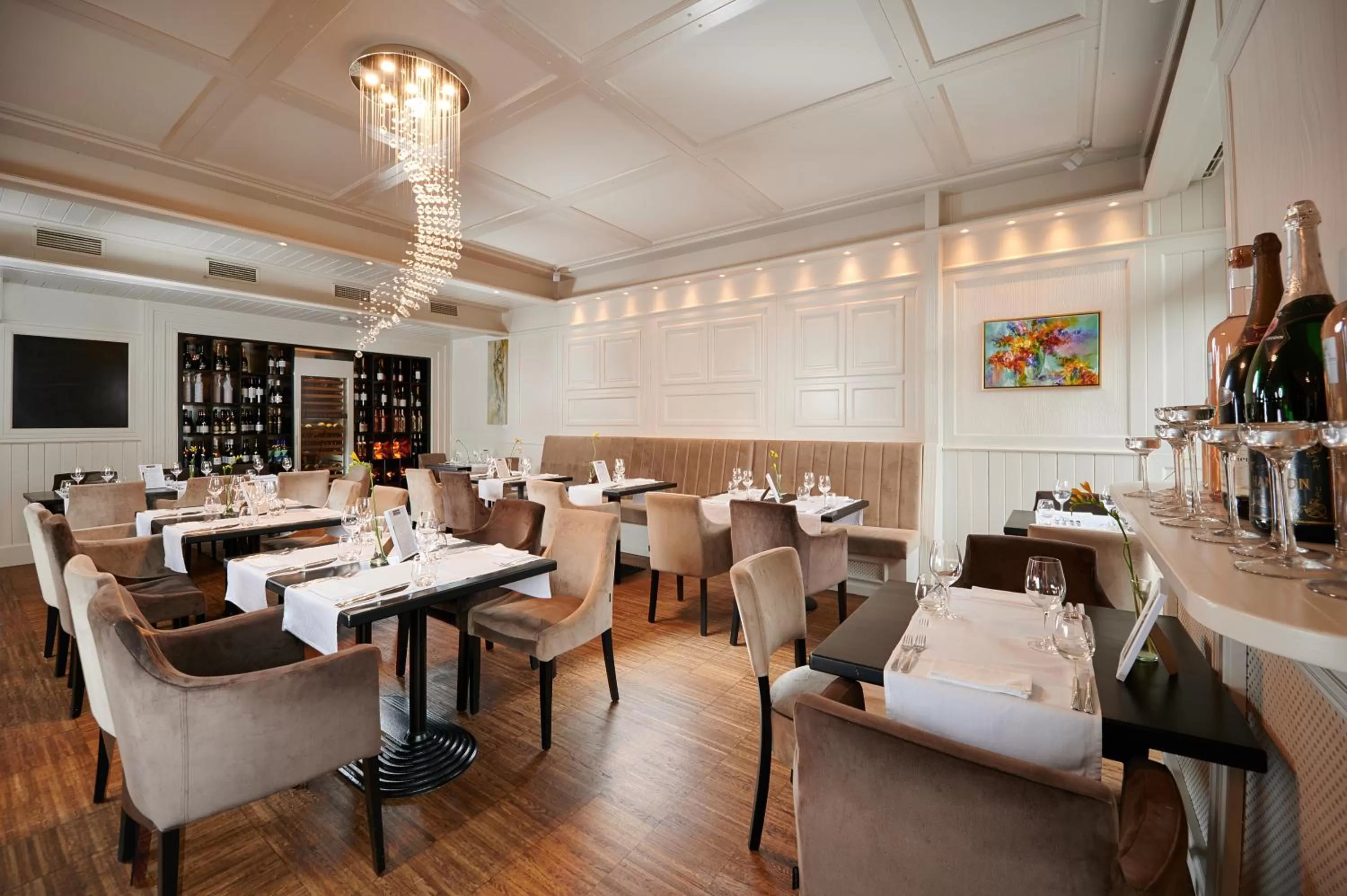 Restaurant/places to eat in Artis Boutique Hotel