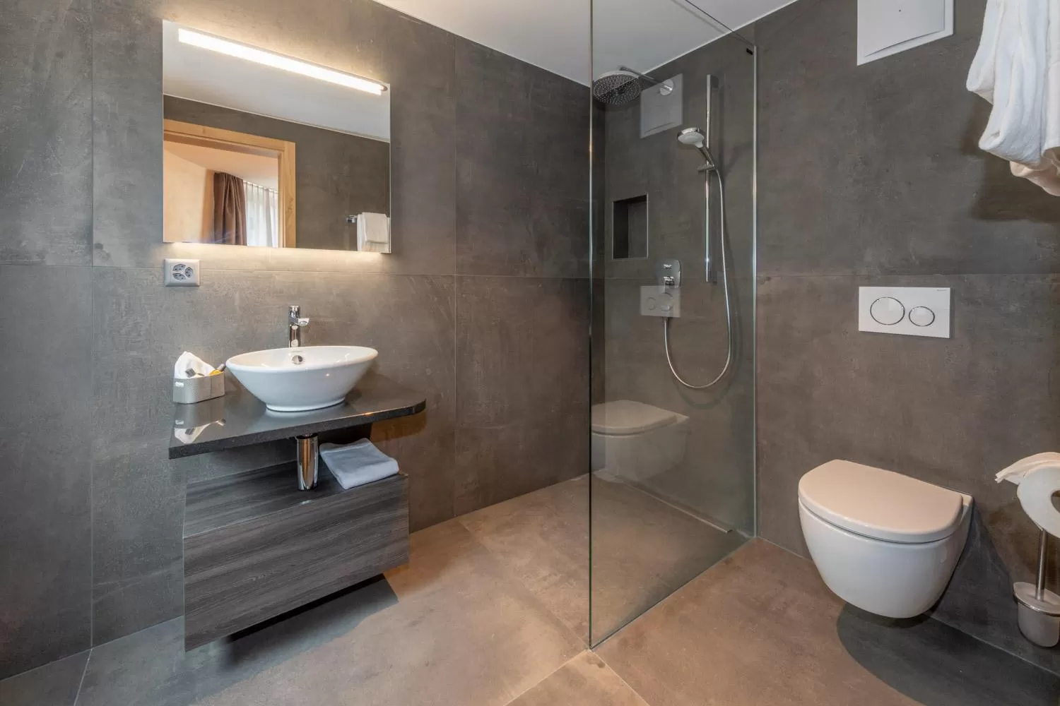 Shower in Hotel Heimatlodge