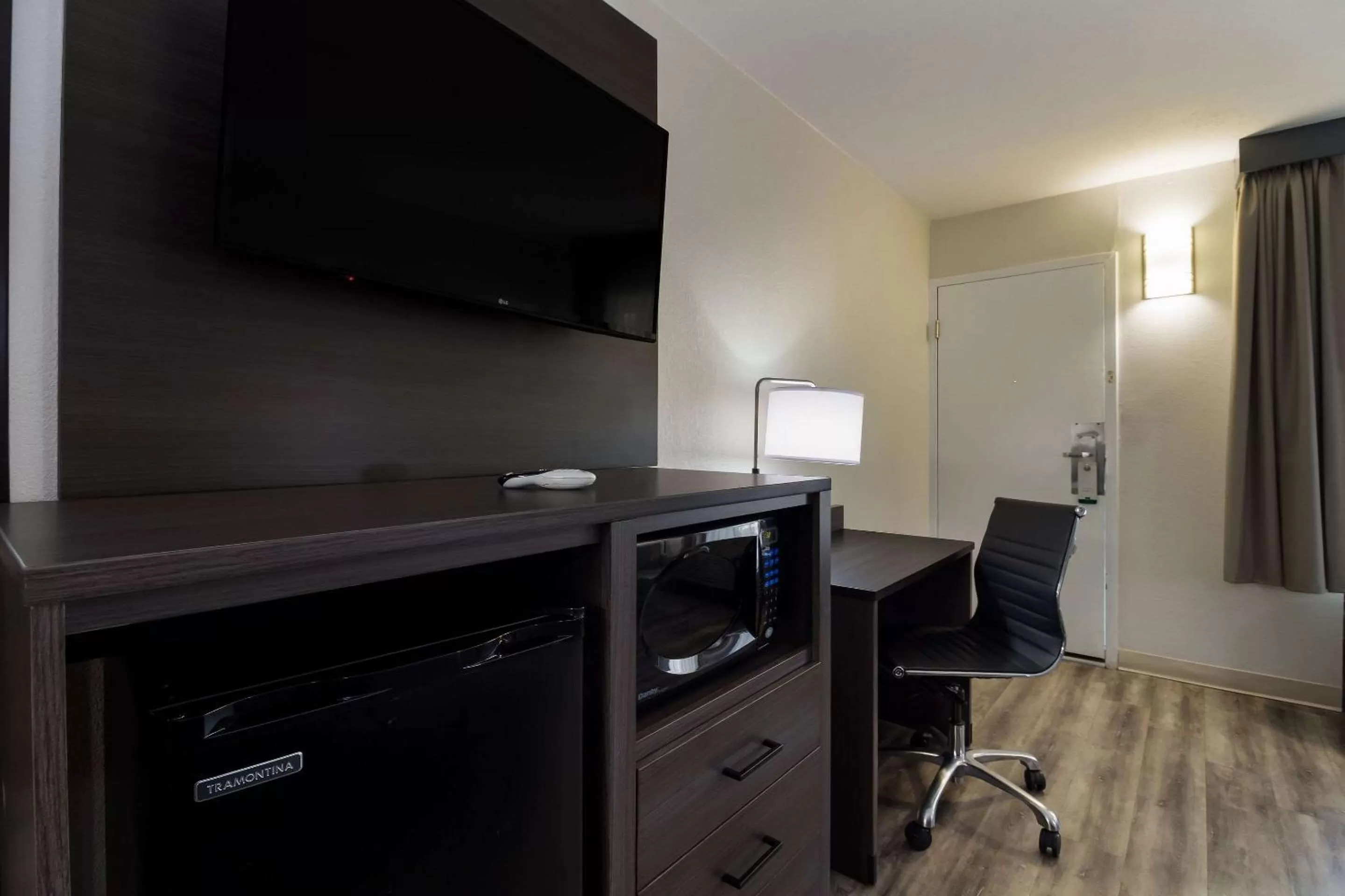 Bedroom in Quality Inn Coliseum