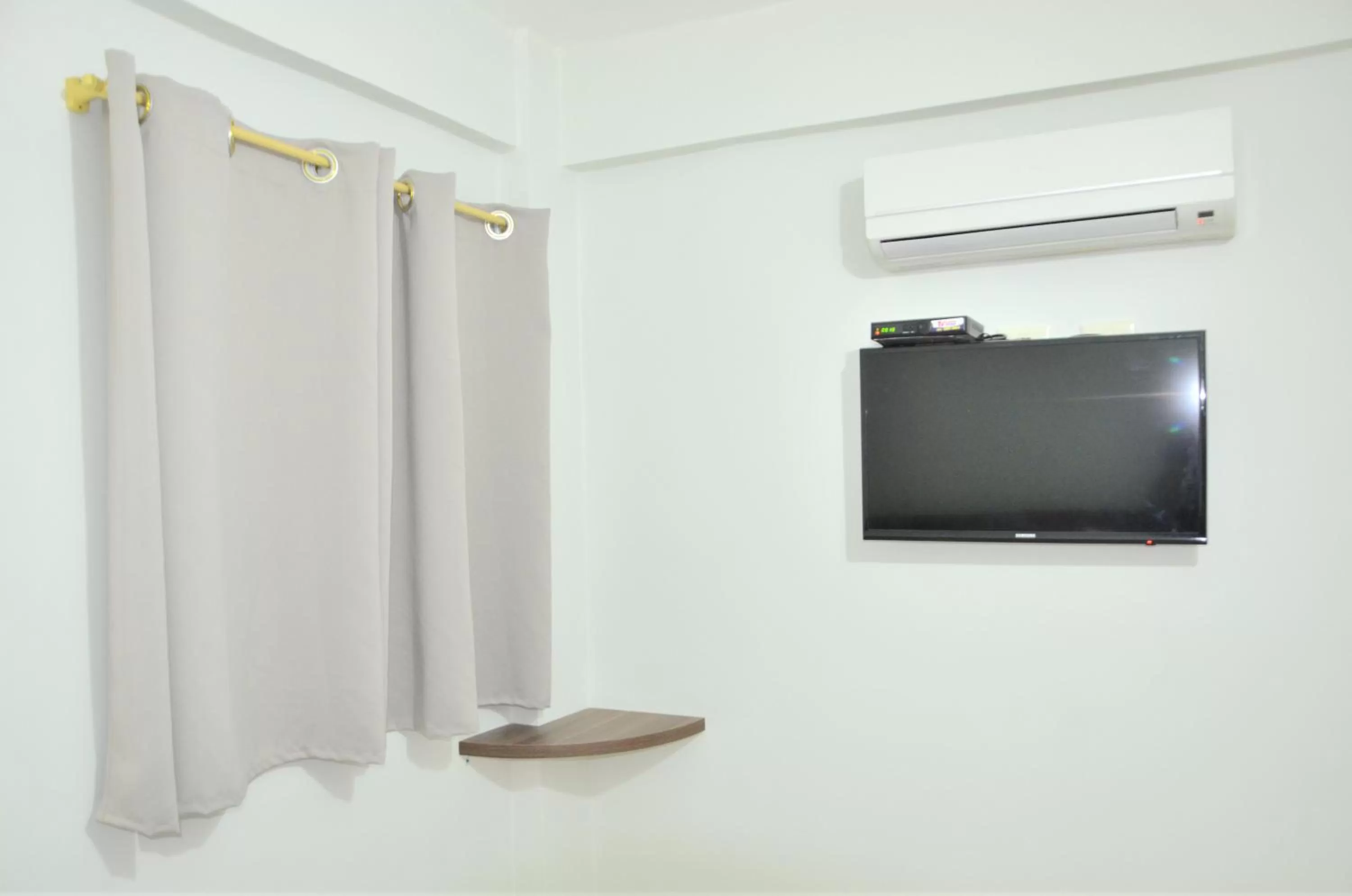 Decorative detail, TV/Entertainment Center in Hotel Sur Brasil