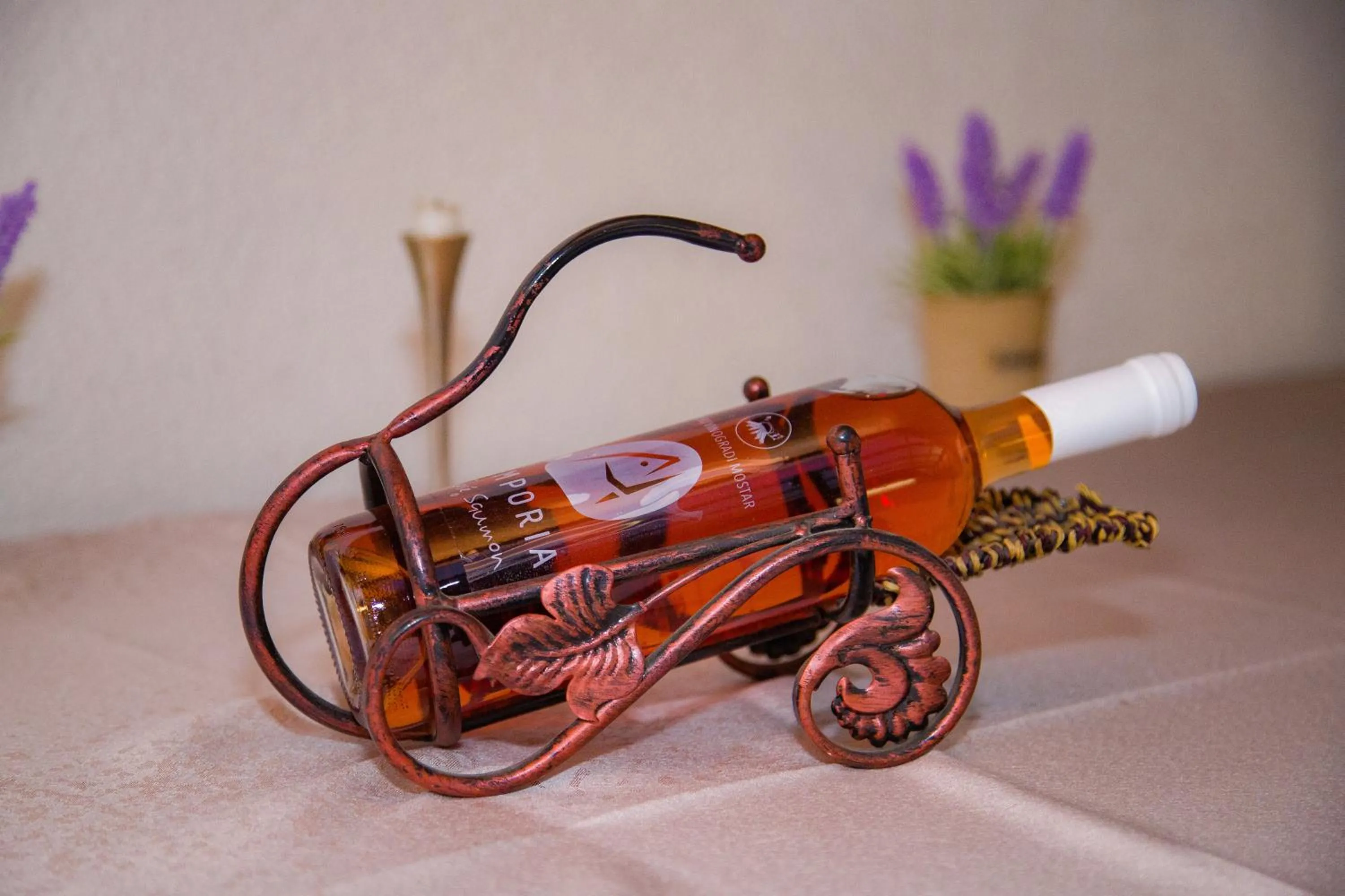 Decorative detail in Motel Deny