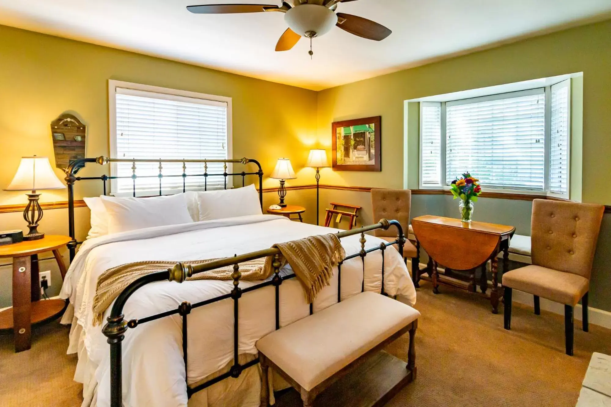 King Room in J Patrick Inn King Room in J Patrick Inn