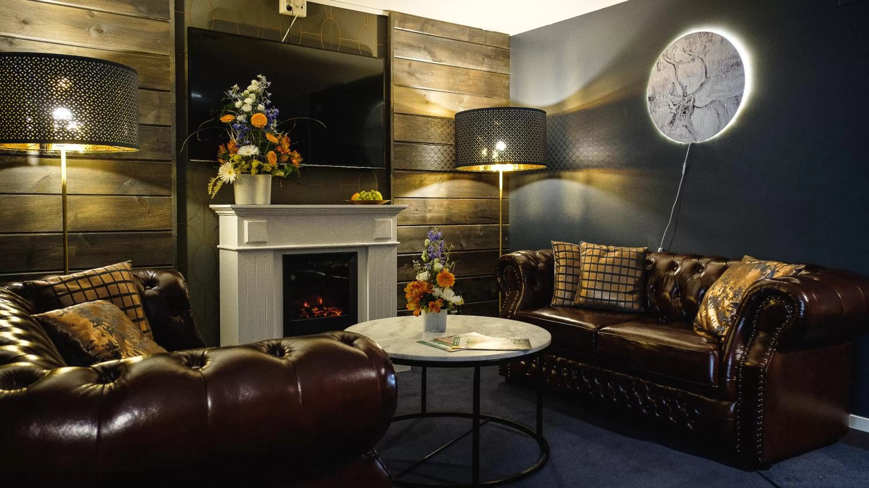 Hotel Golden Circle Suites