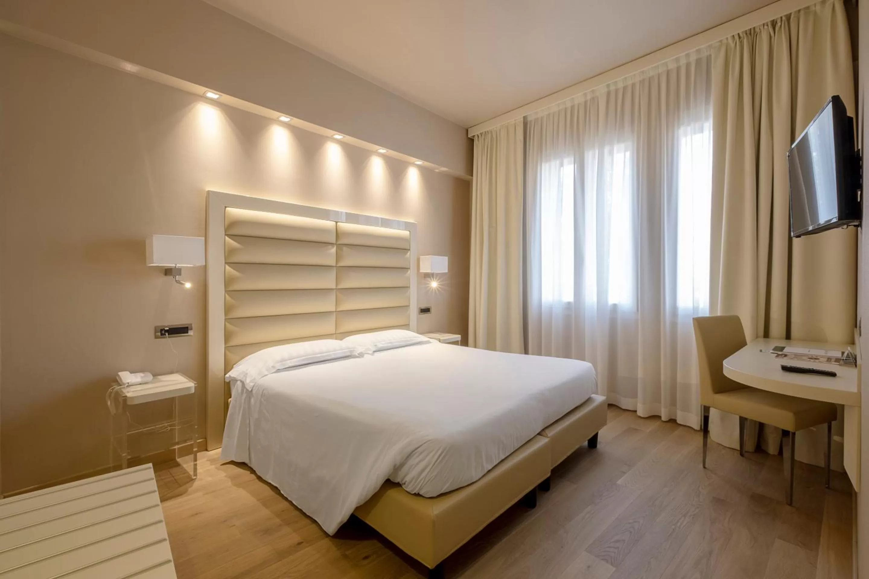 Bed in Hotel Touring