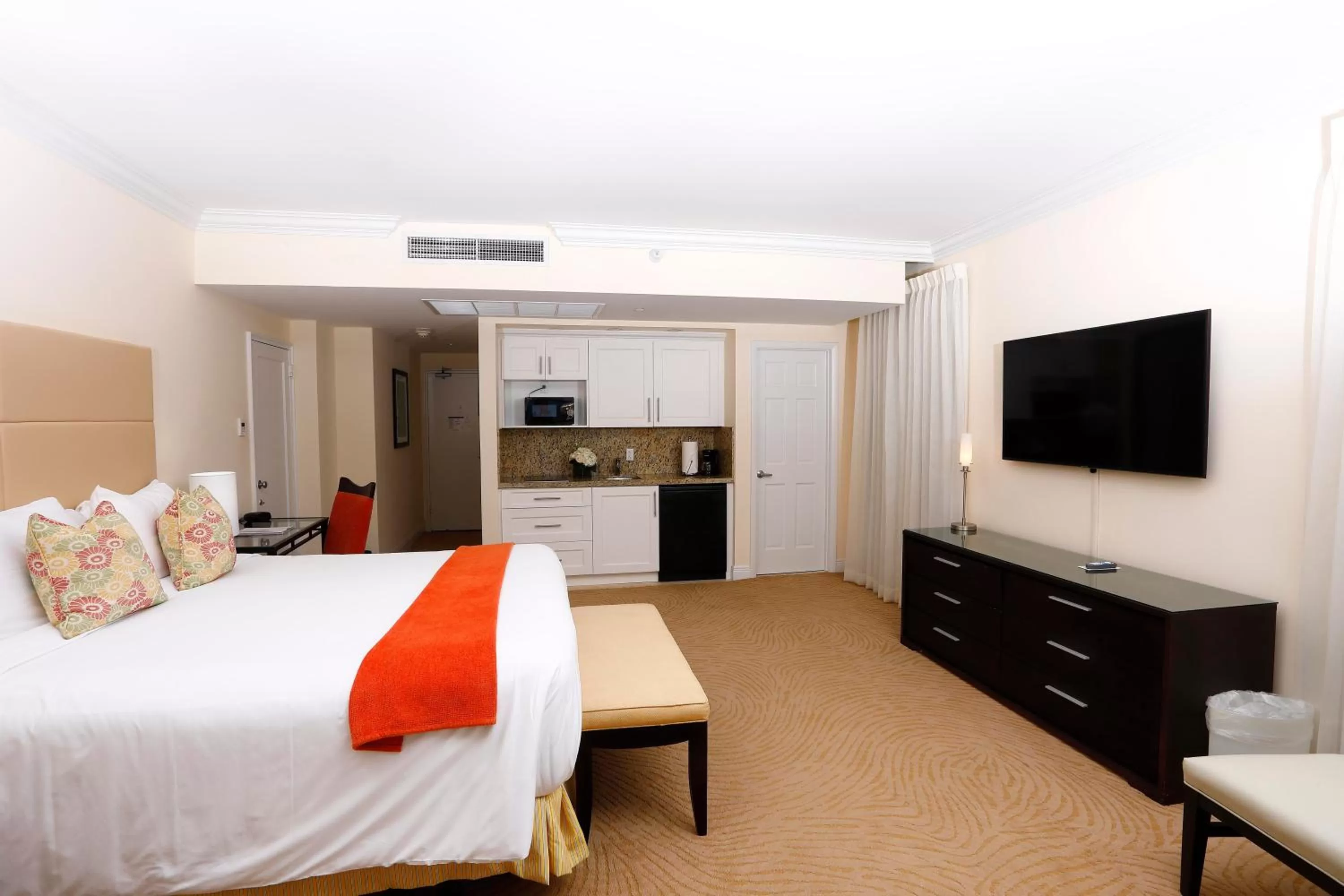 Photo of the whole room, Bed in Sea View Hotel