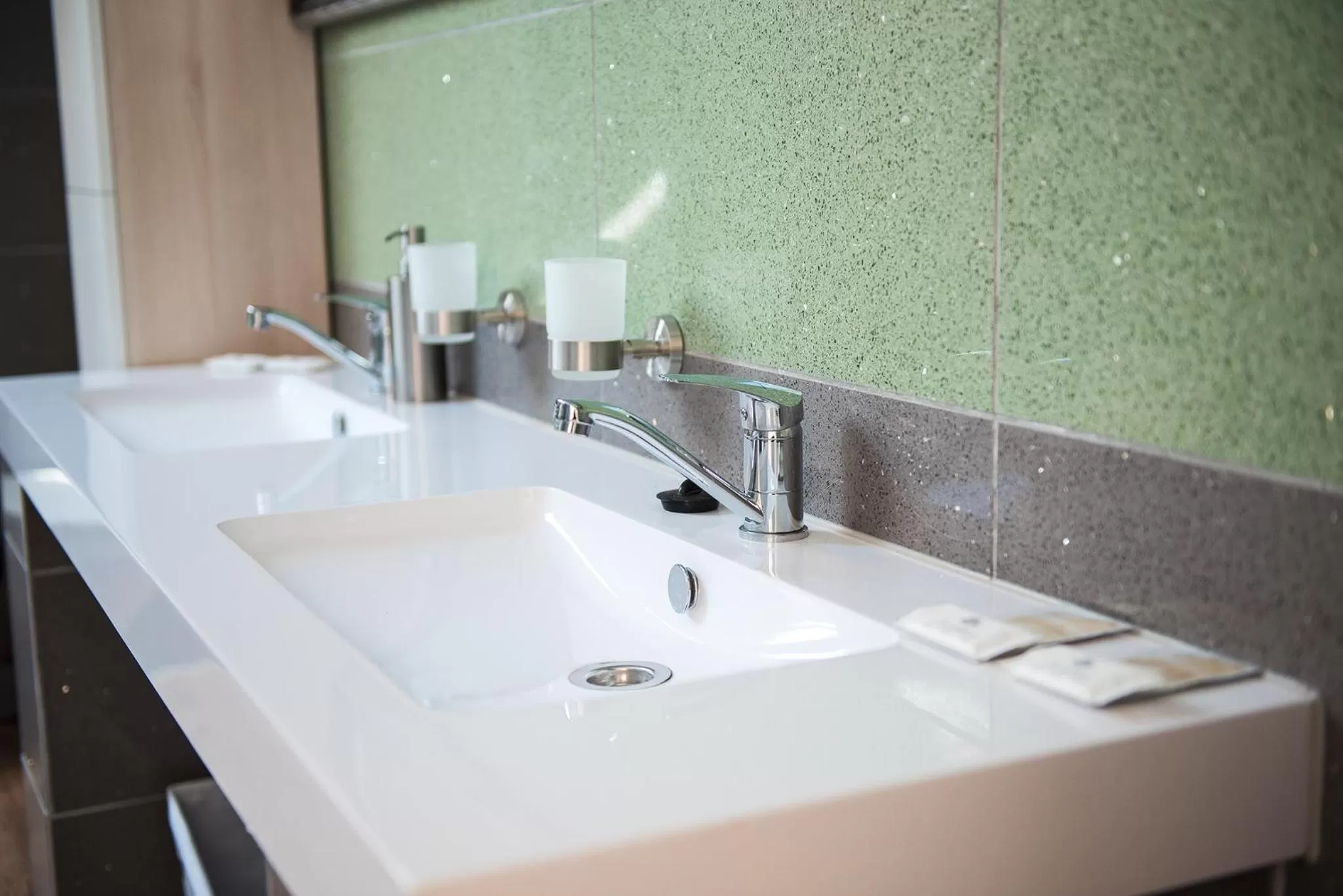 Bathroom in Leon's Rooms