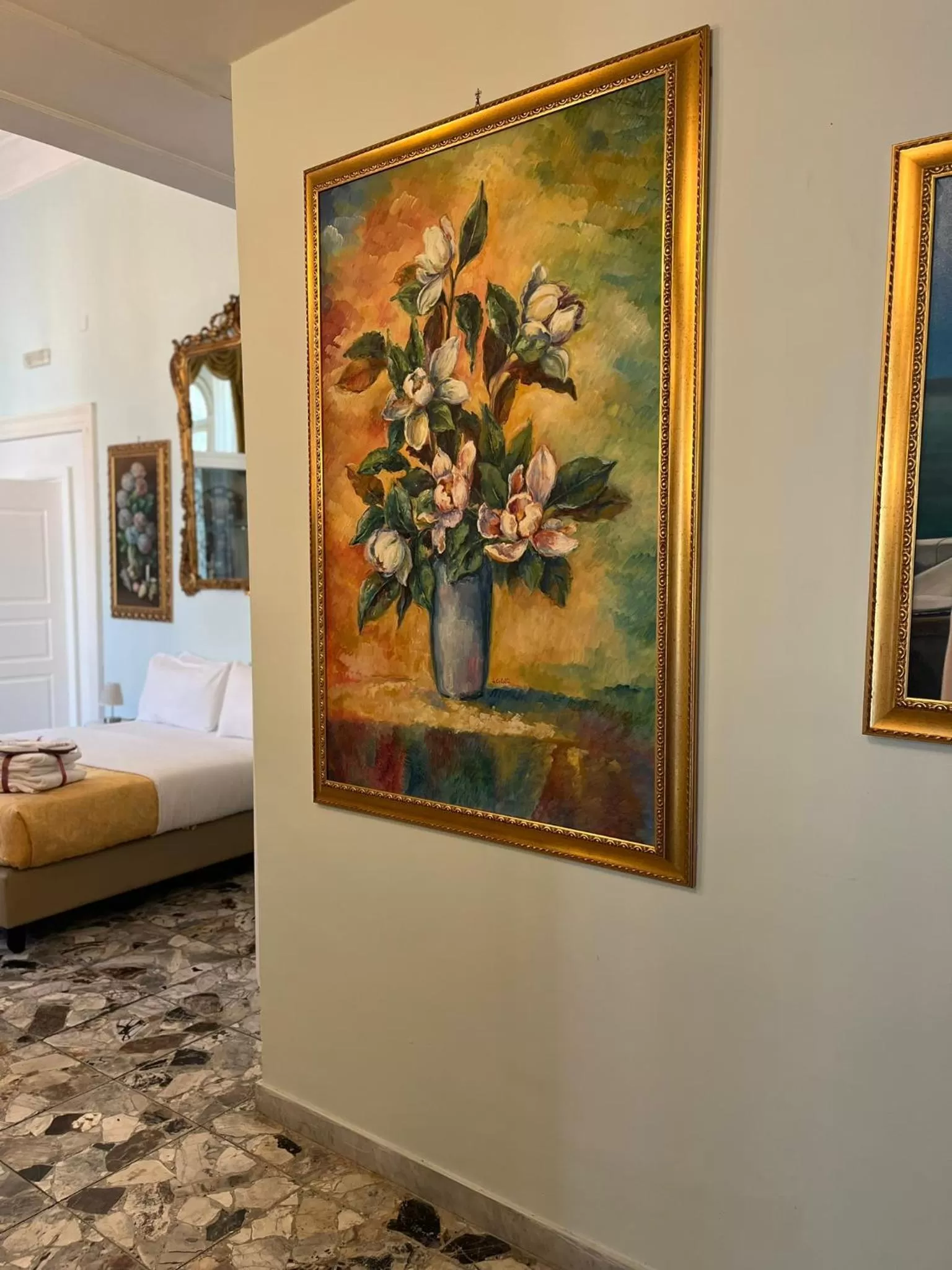 Decorative detail, Bed in B&B Art Suite Santa Brigida