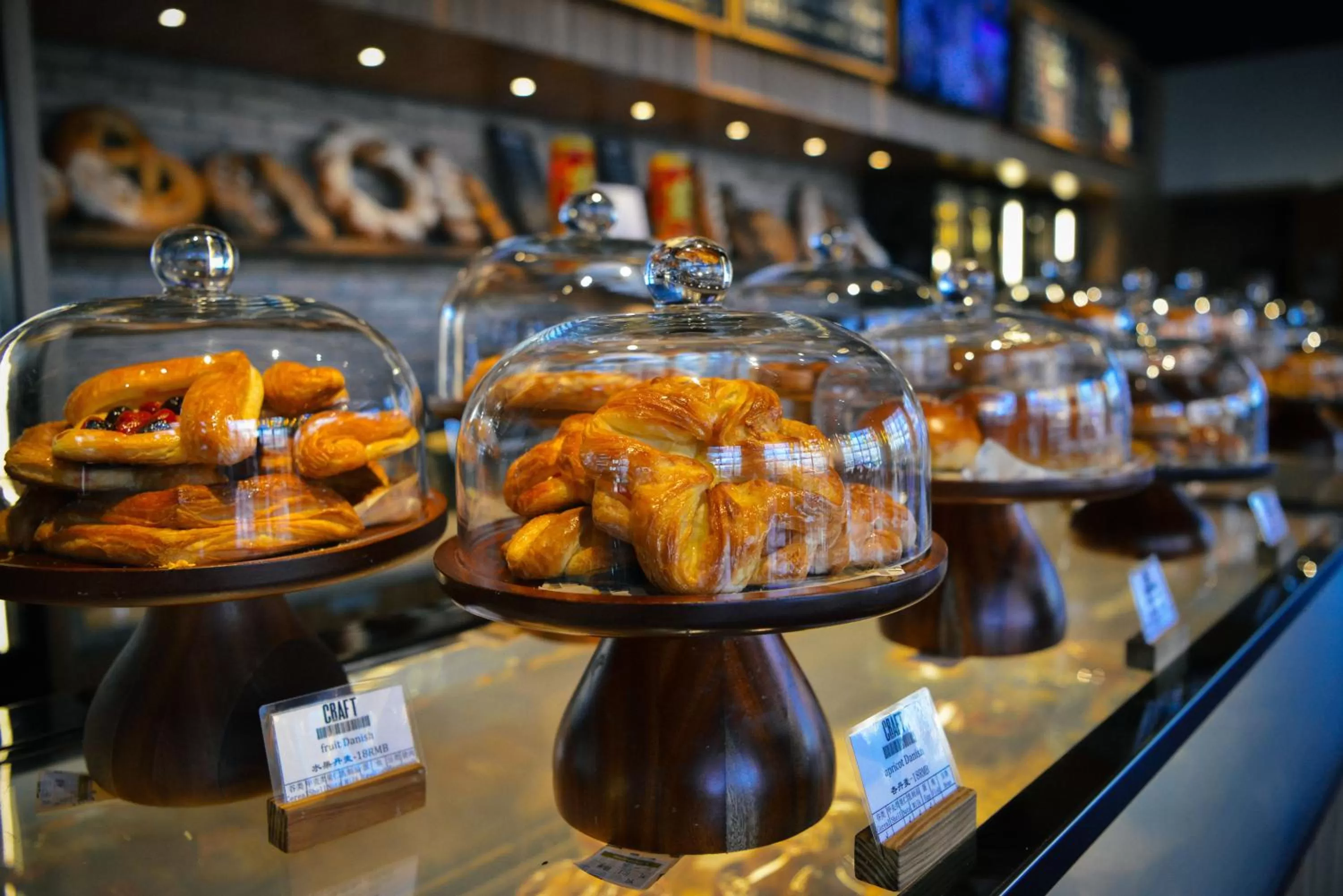 Restaurant/places to eat in Crowne Plaza Beijing Lido by IHG