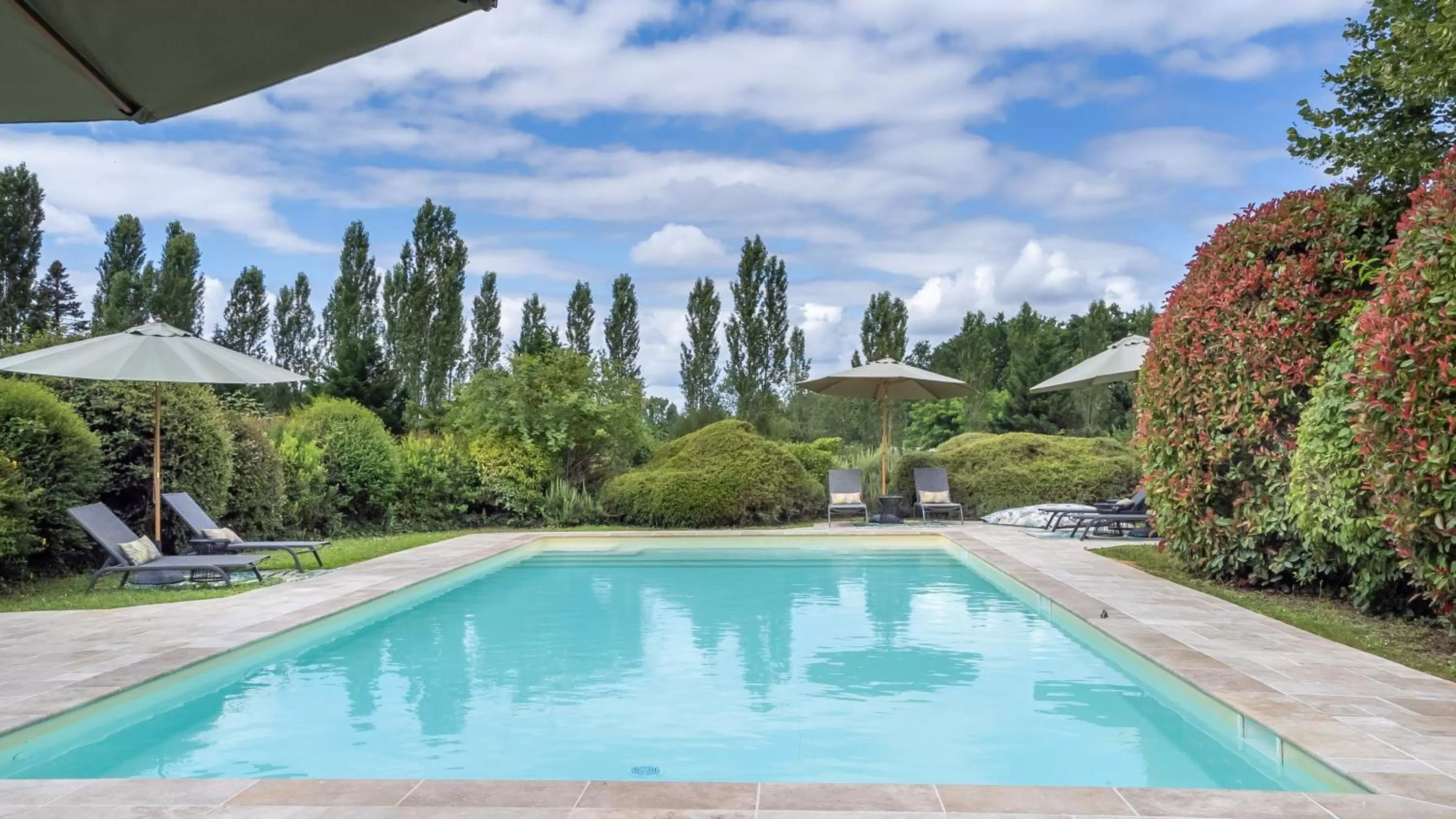 Pool view in Le Clos Vallis
