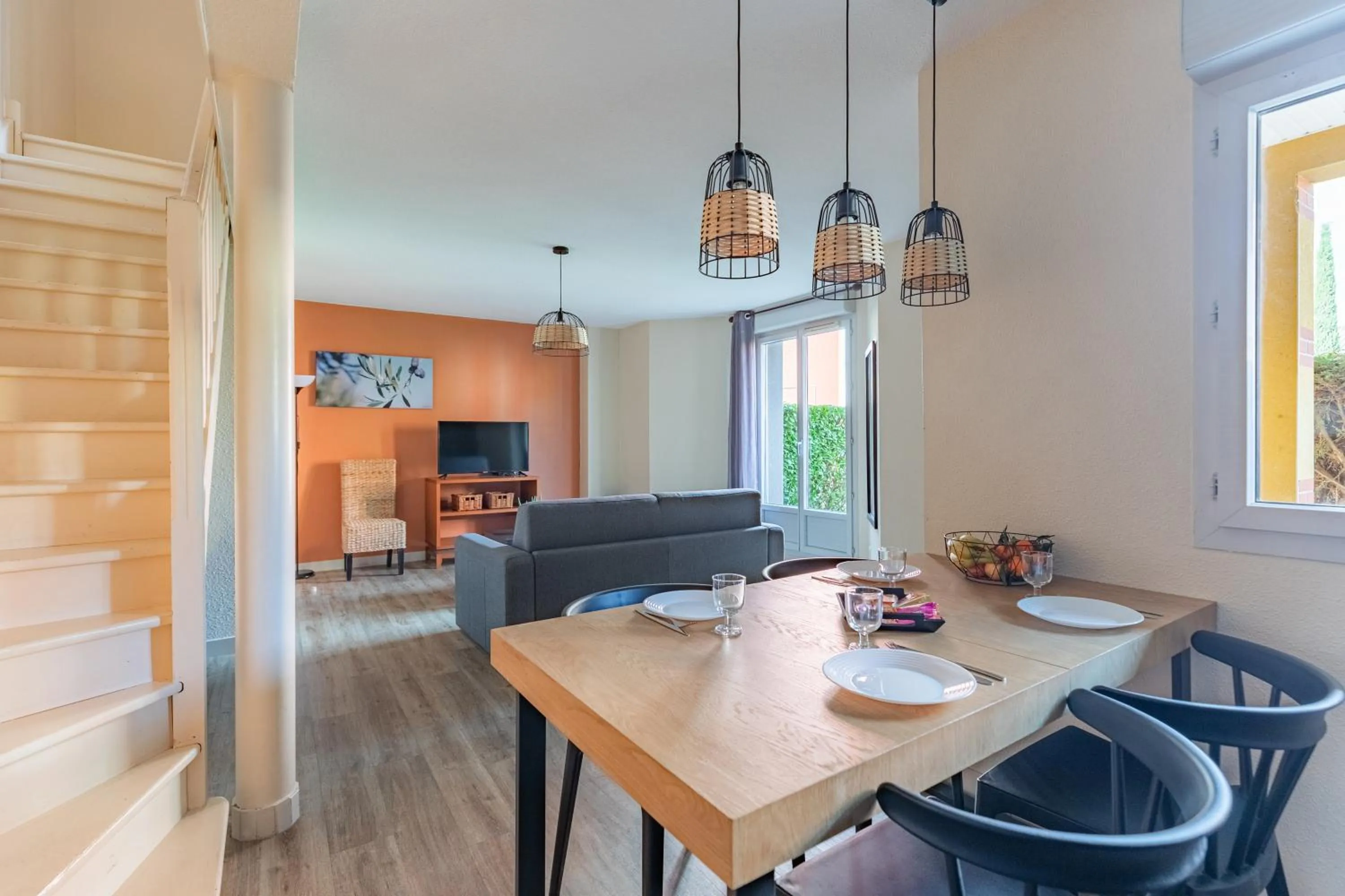 TV and multimedia in Appart'City Classic Toulouse Saint-Simon