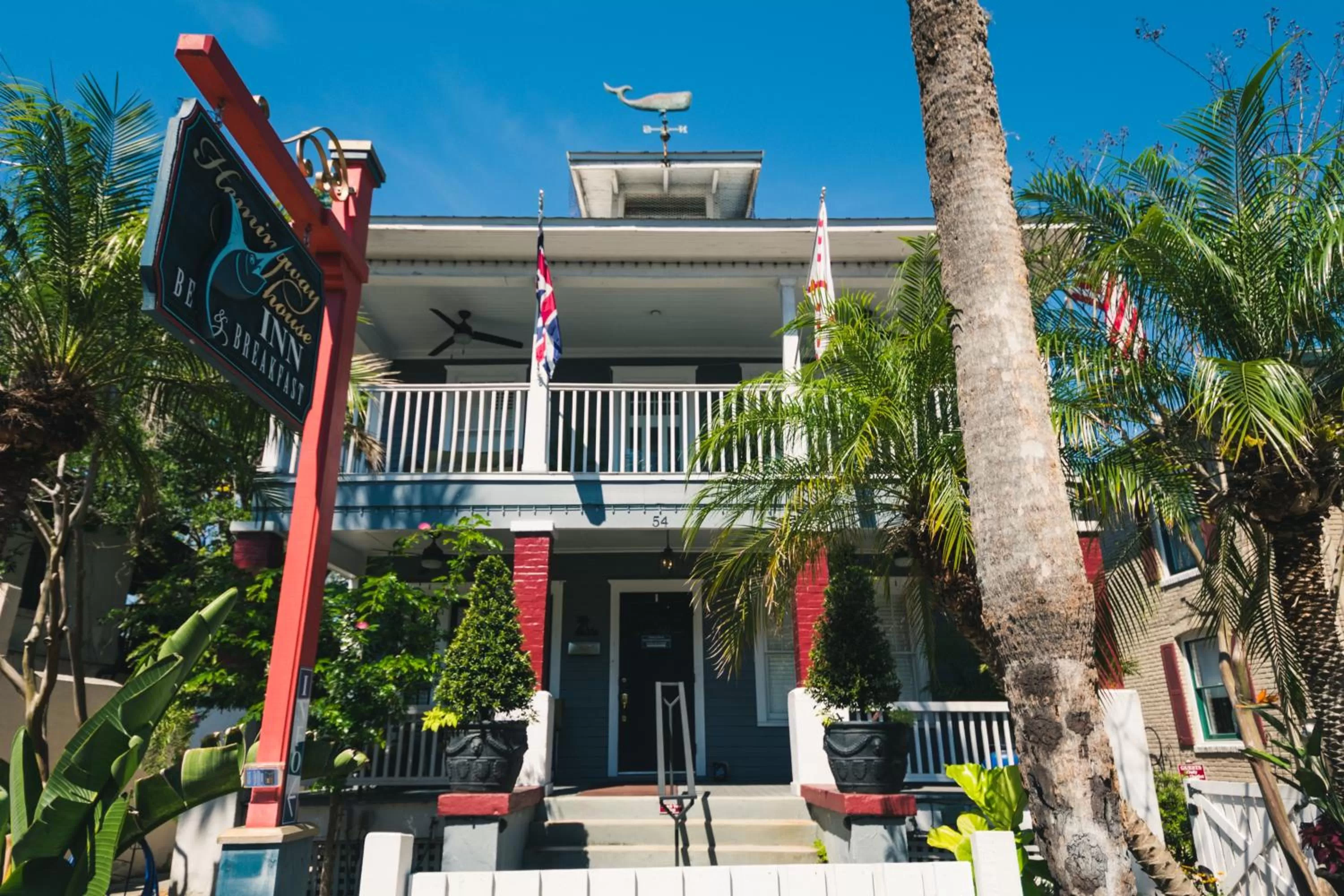 Facade/entrance, Property Building in Hemingway House Bed and Breakfast