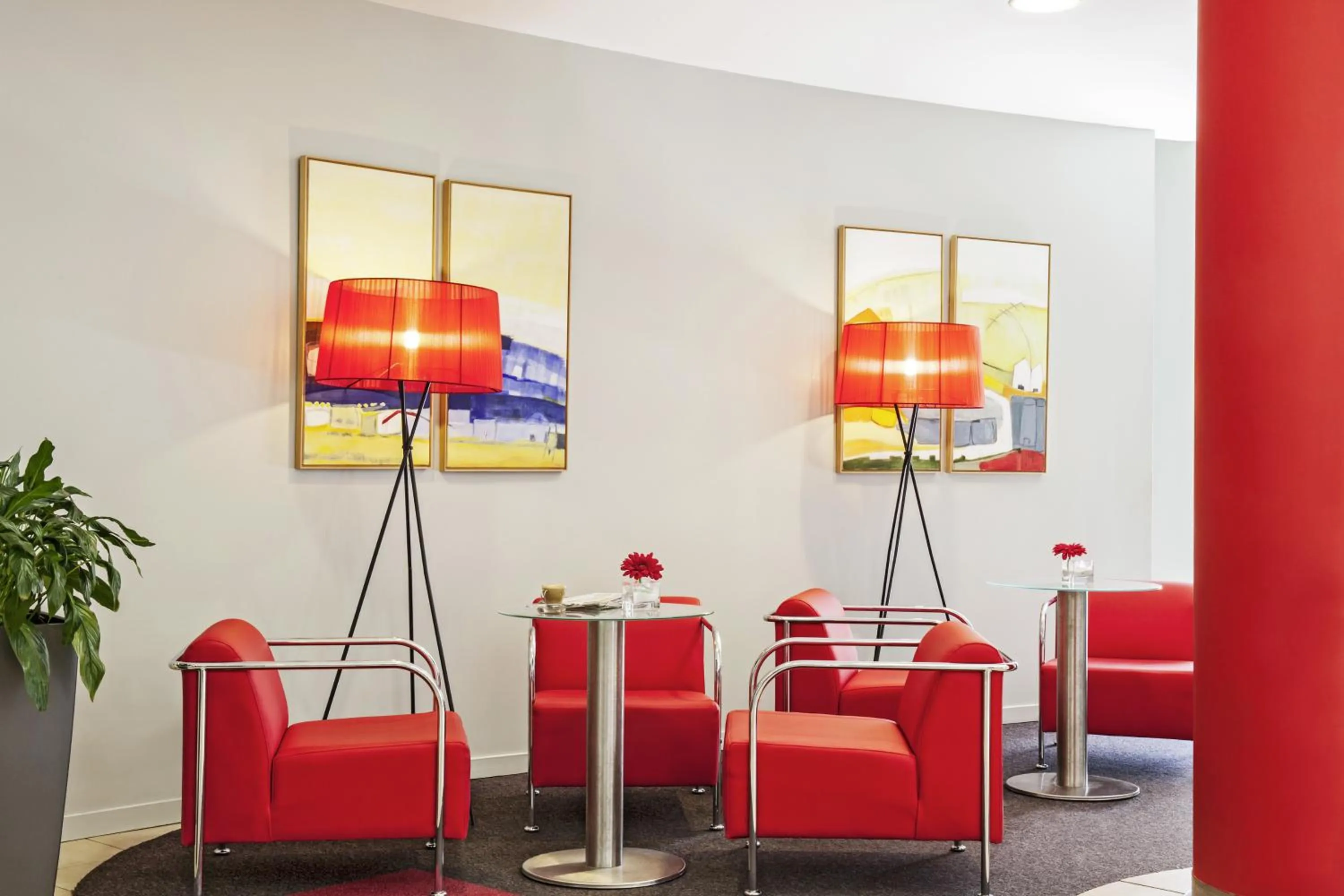 Lobby or reception in Ibis Barcelona Molins de Rei