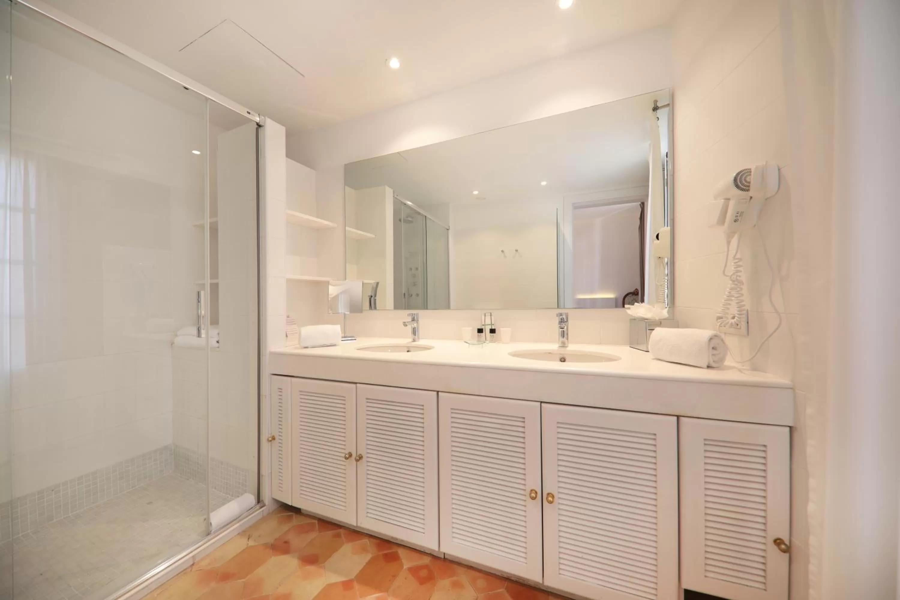 Bathroom in AH Art Hotel Palma - ONLY ADULTS