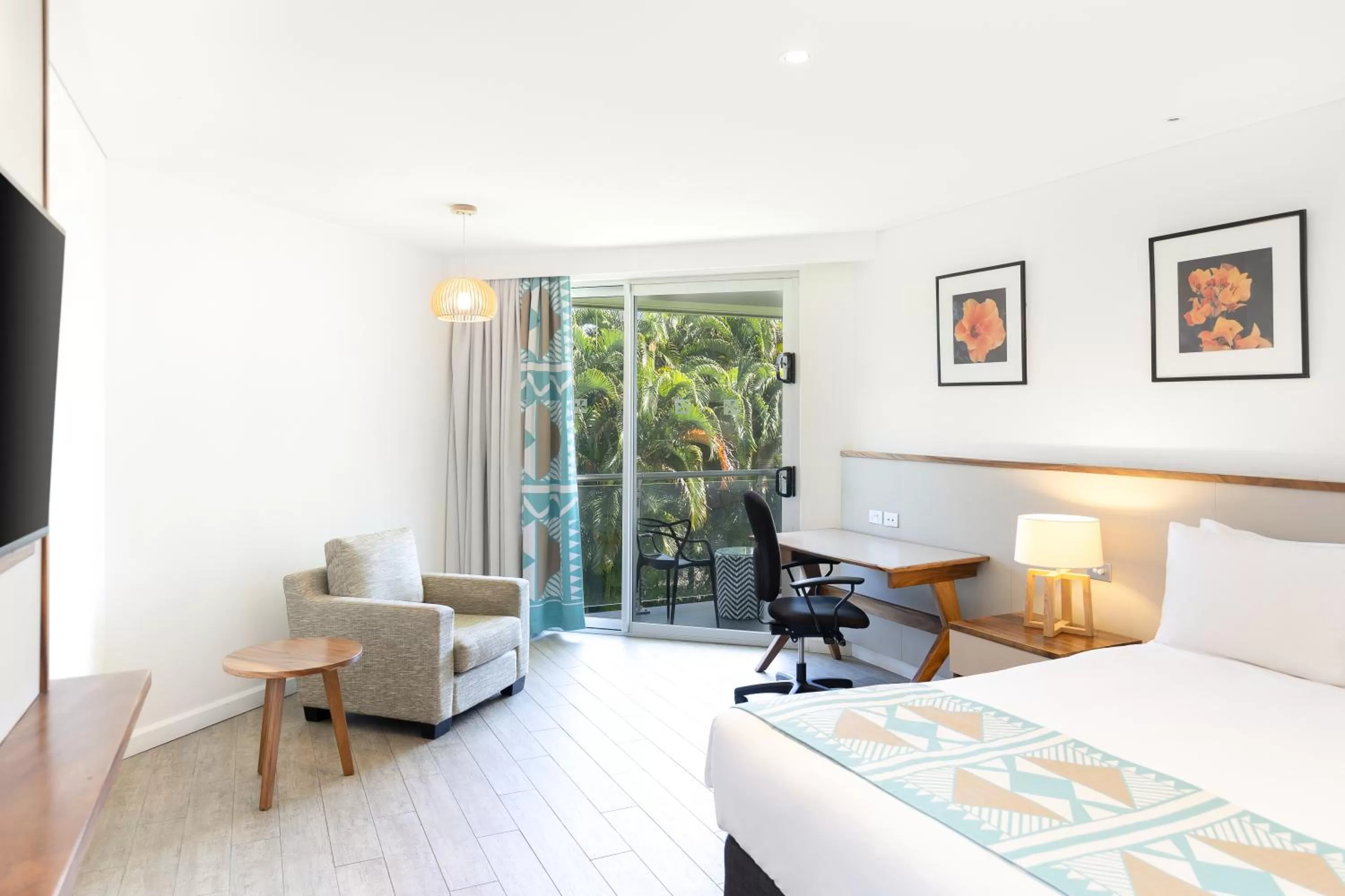 Bedroom, Bed in Holiday Inn Suva by IHG