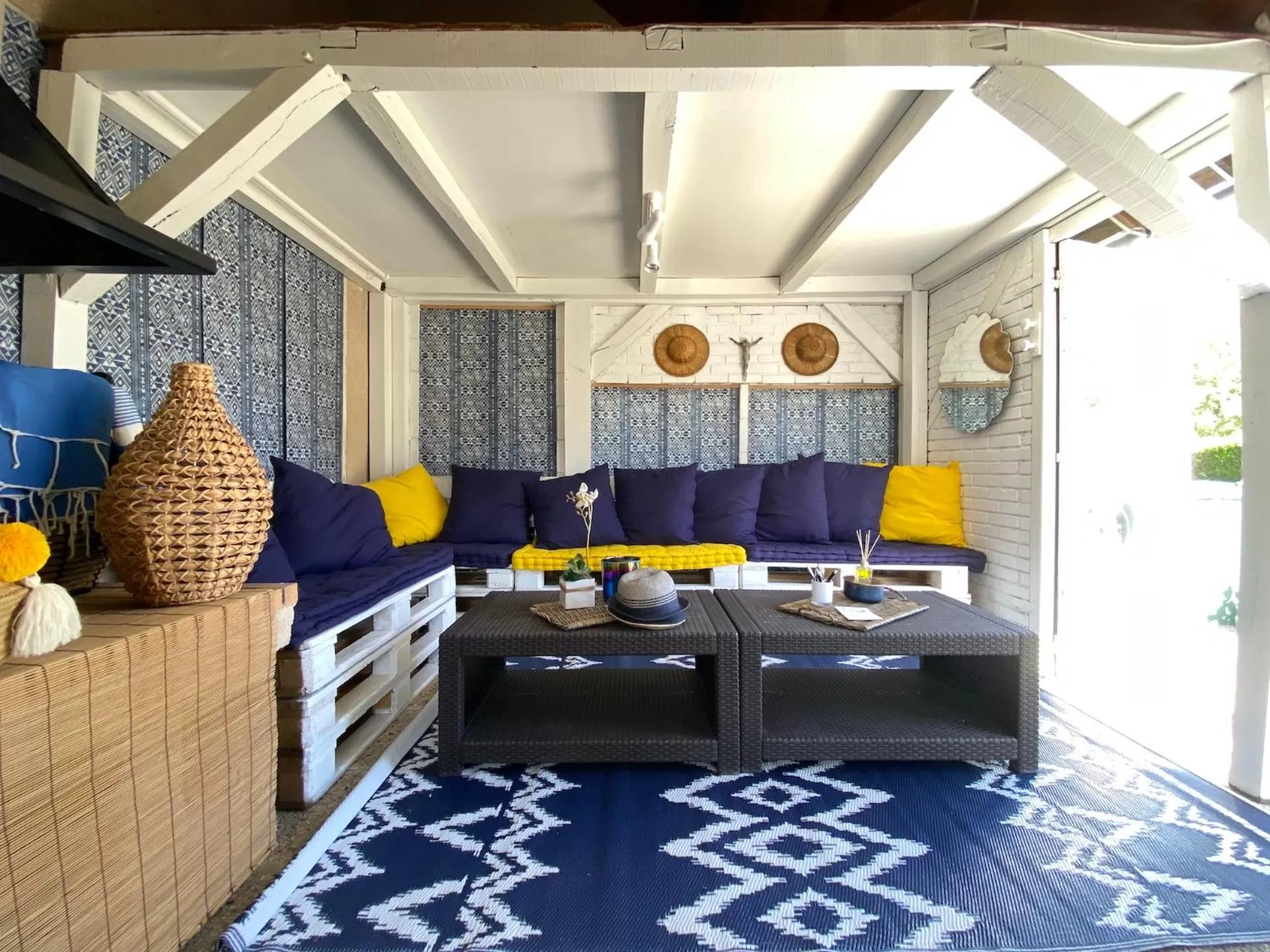 Seating area in Le Petit Chateau De Sainte Colombe